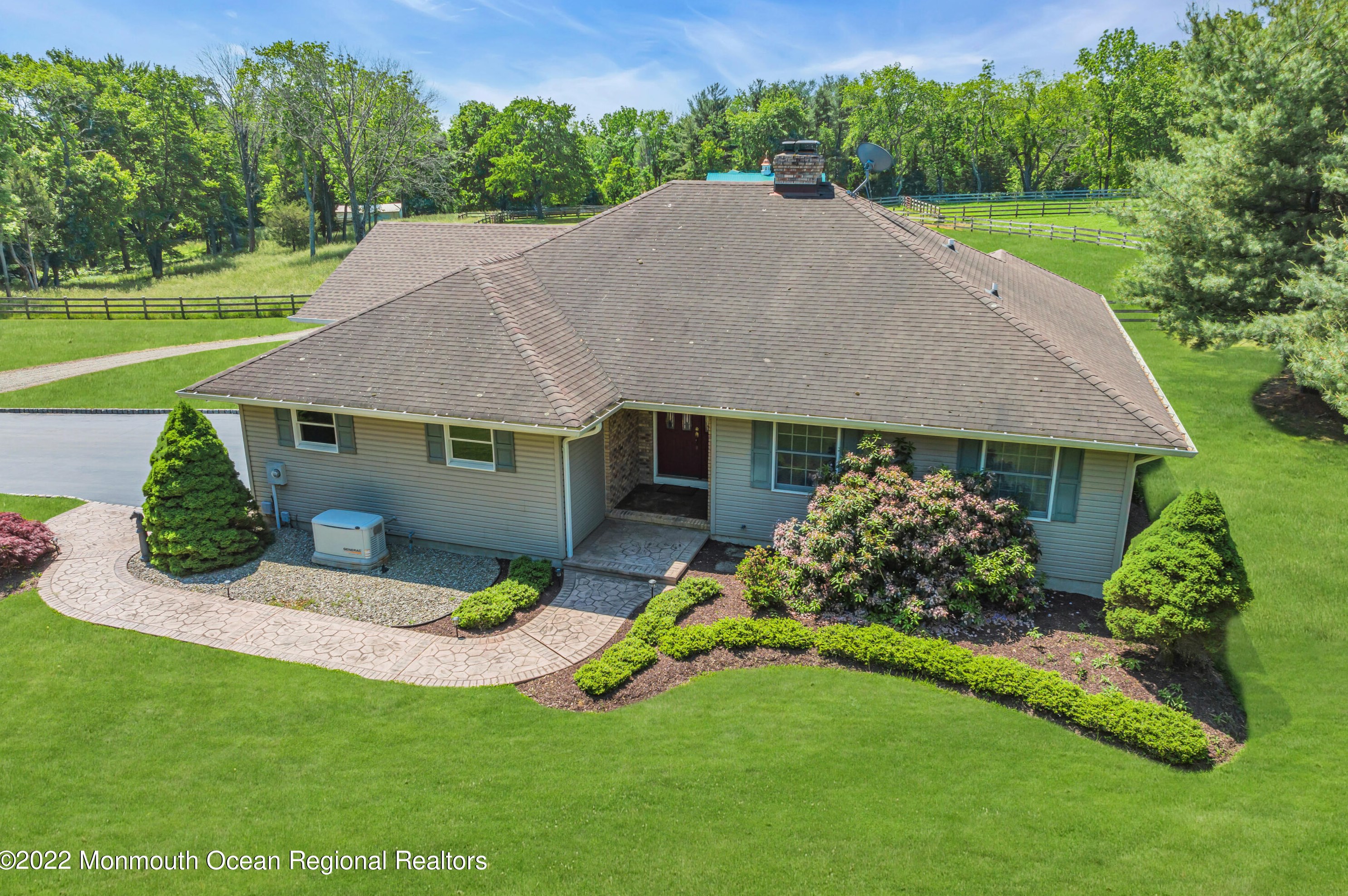 59 Burlington Path Rd, Upper Freehold Township, NJ 08514