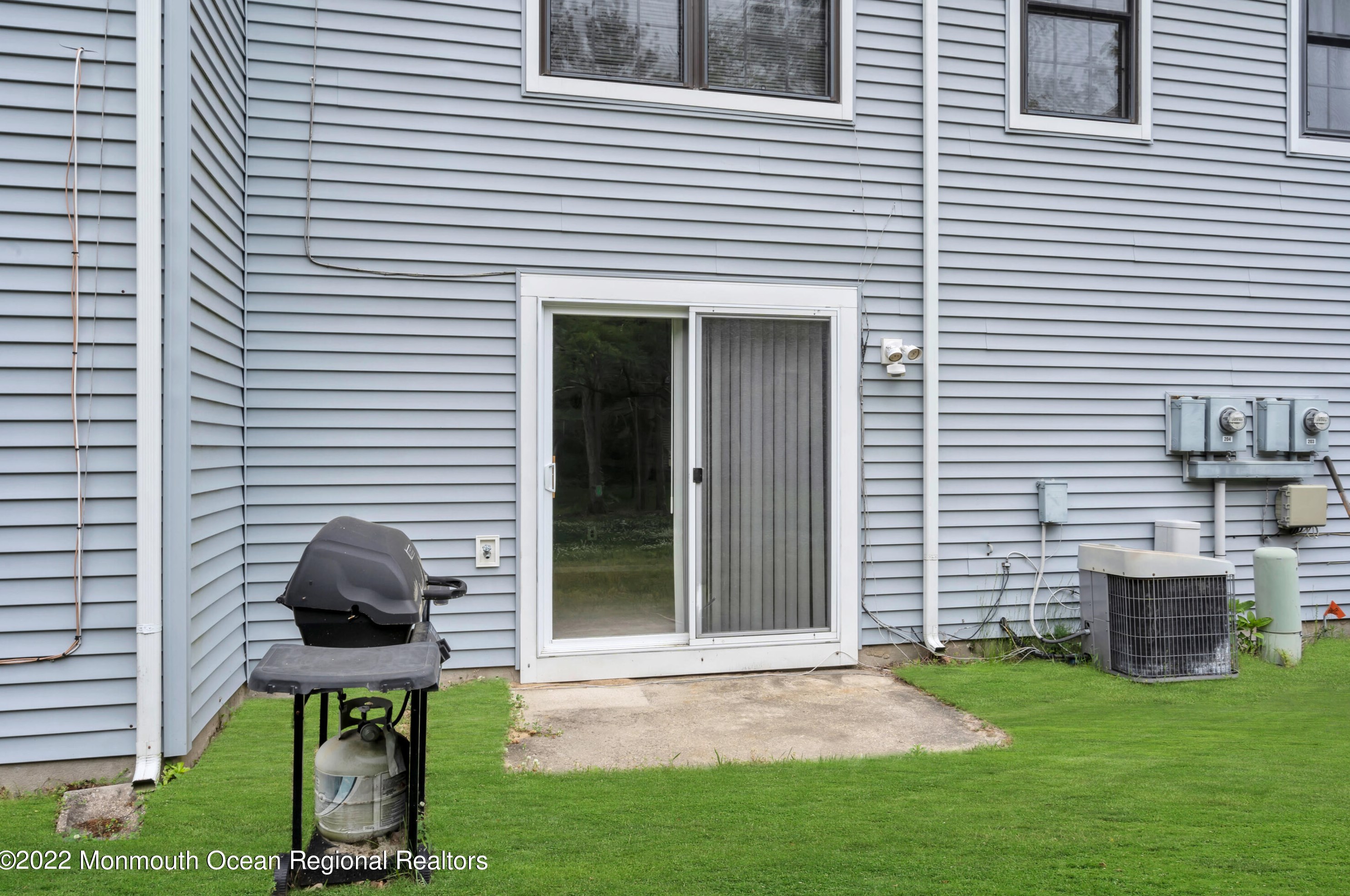 204 Bent Trl, Toms River NJ 08753-8339 exterior