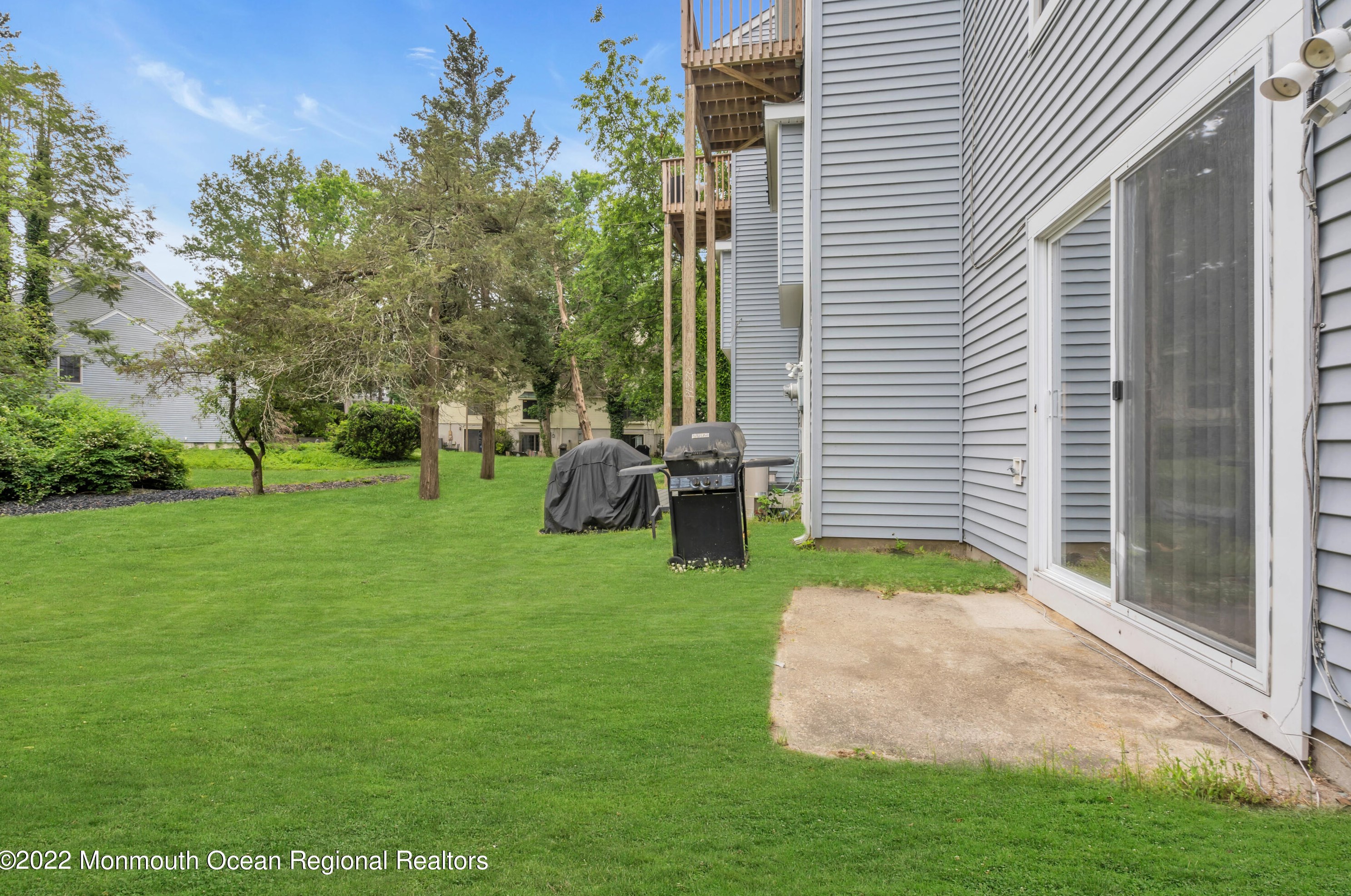 204 Bent Trl, Toms River NJ 08753-8339 exterior