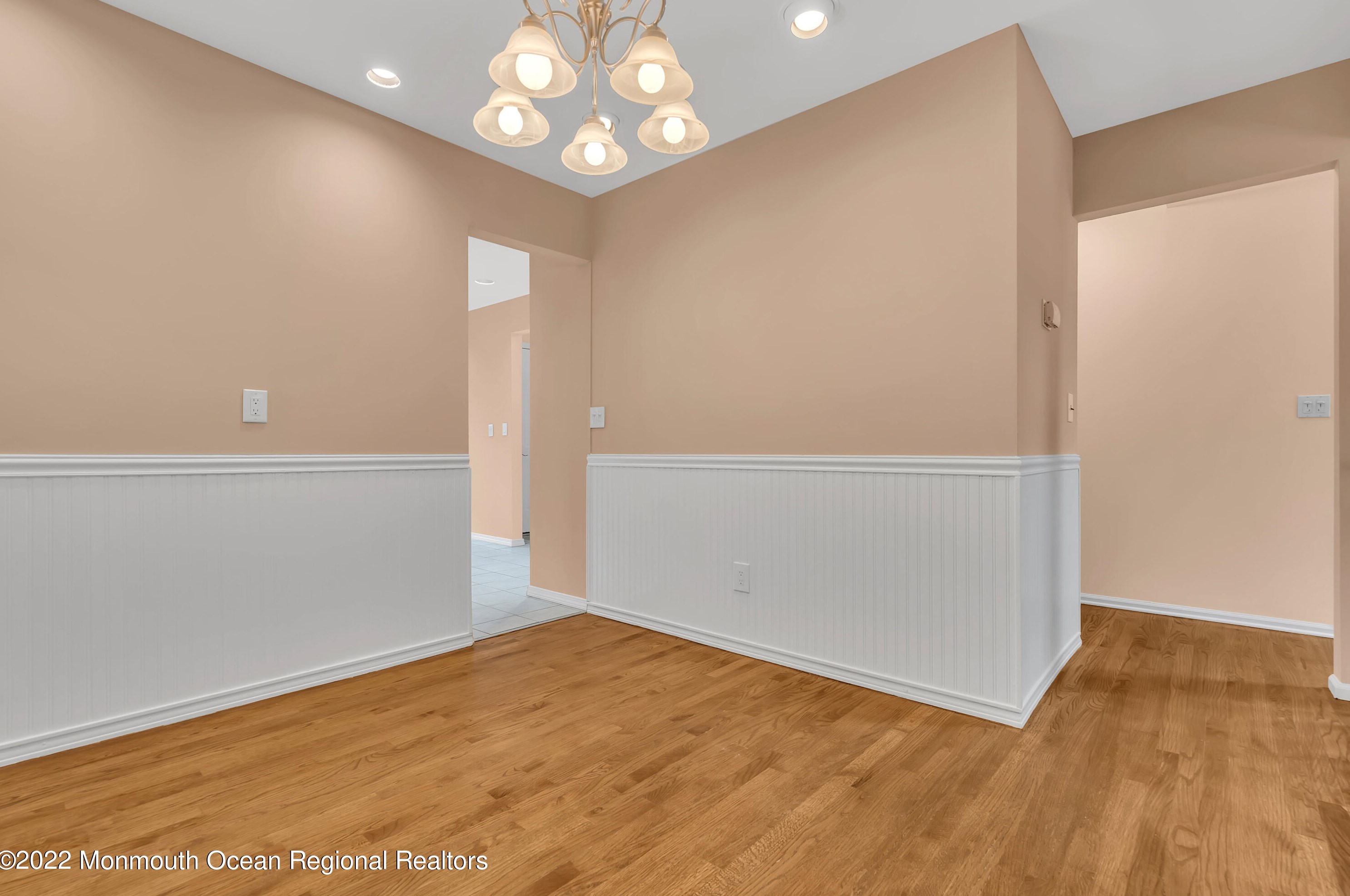 204 Bent Trl, Toms River NJ 08753-8339 exterior