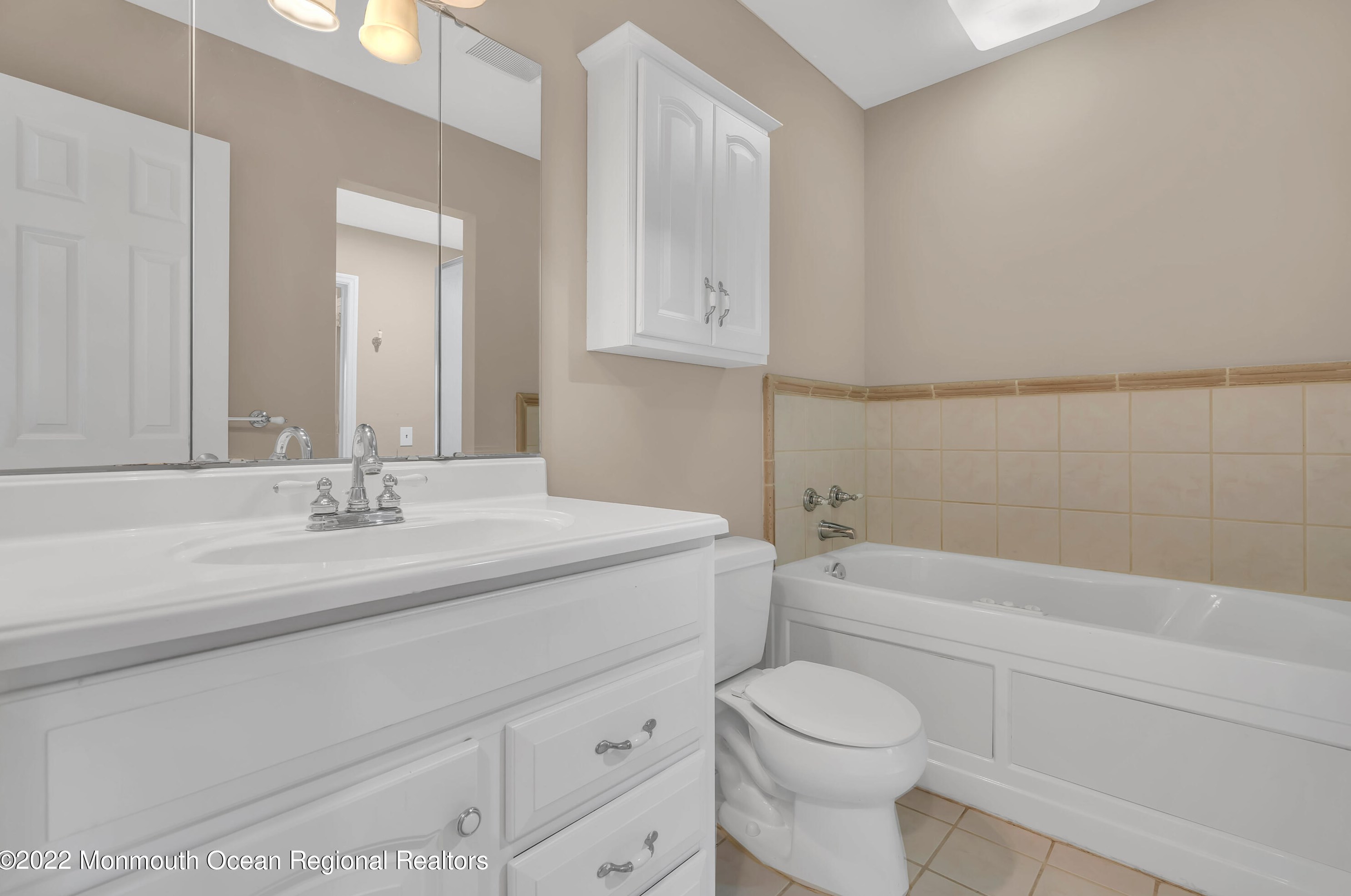 204 Bent Trl, Toms River NJ 08753-8339 exterior