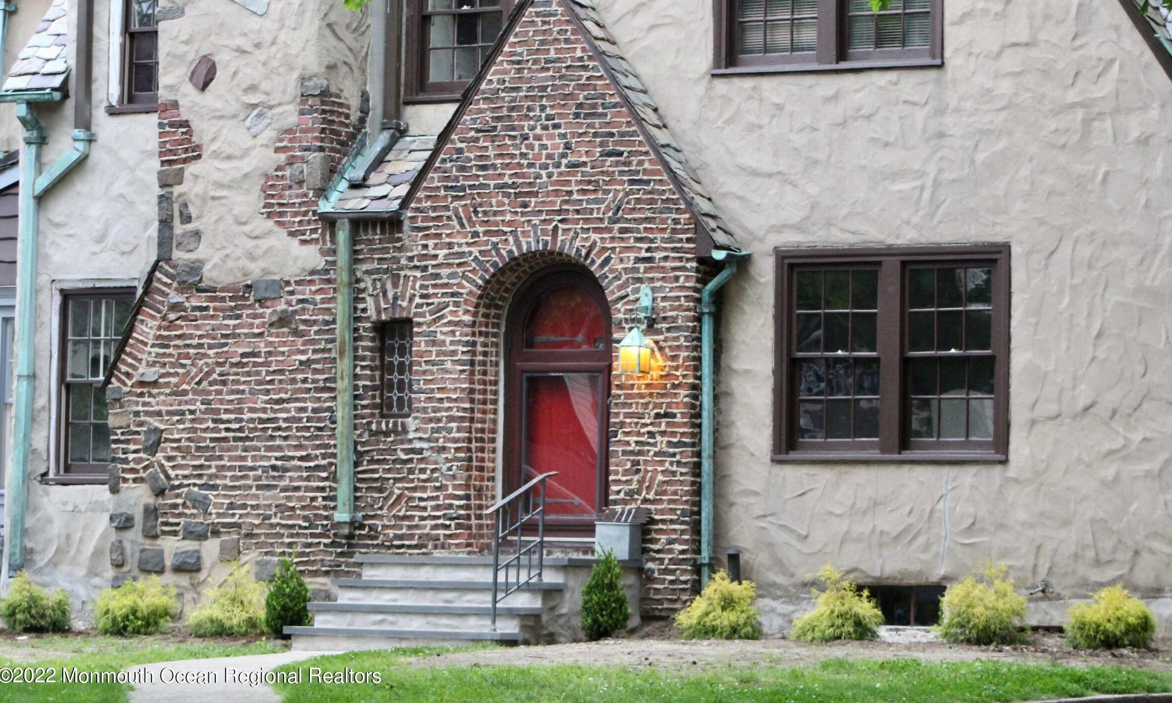 711 Grassmere Ave, Tinton Falls, NJ 07712