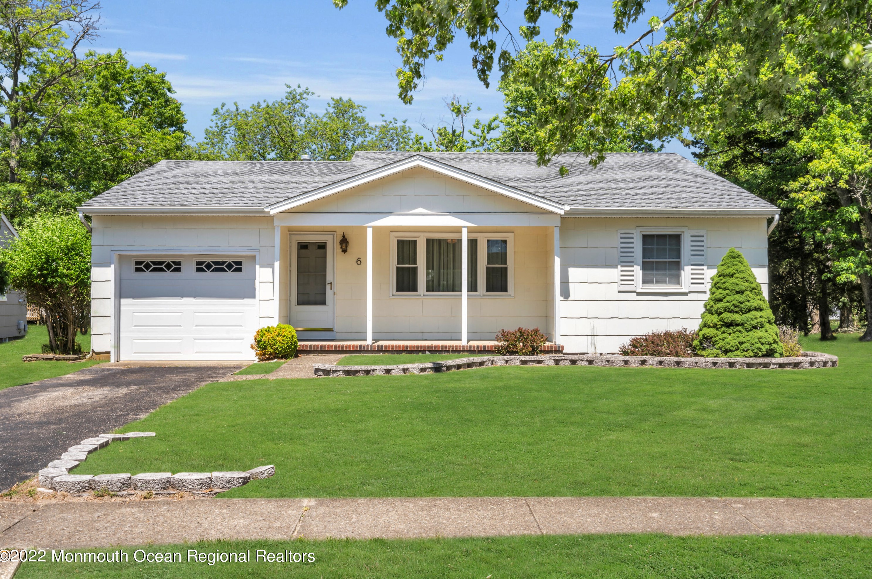 6 Northumberland Dr, Toms River, NJ 08757-4715