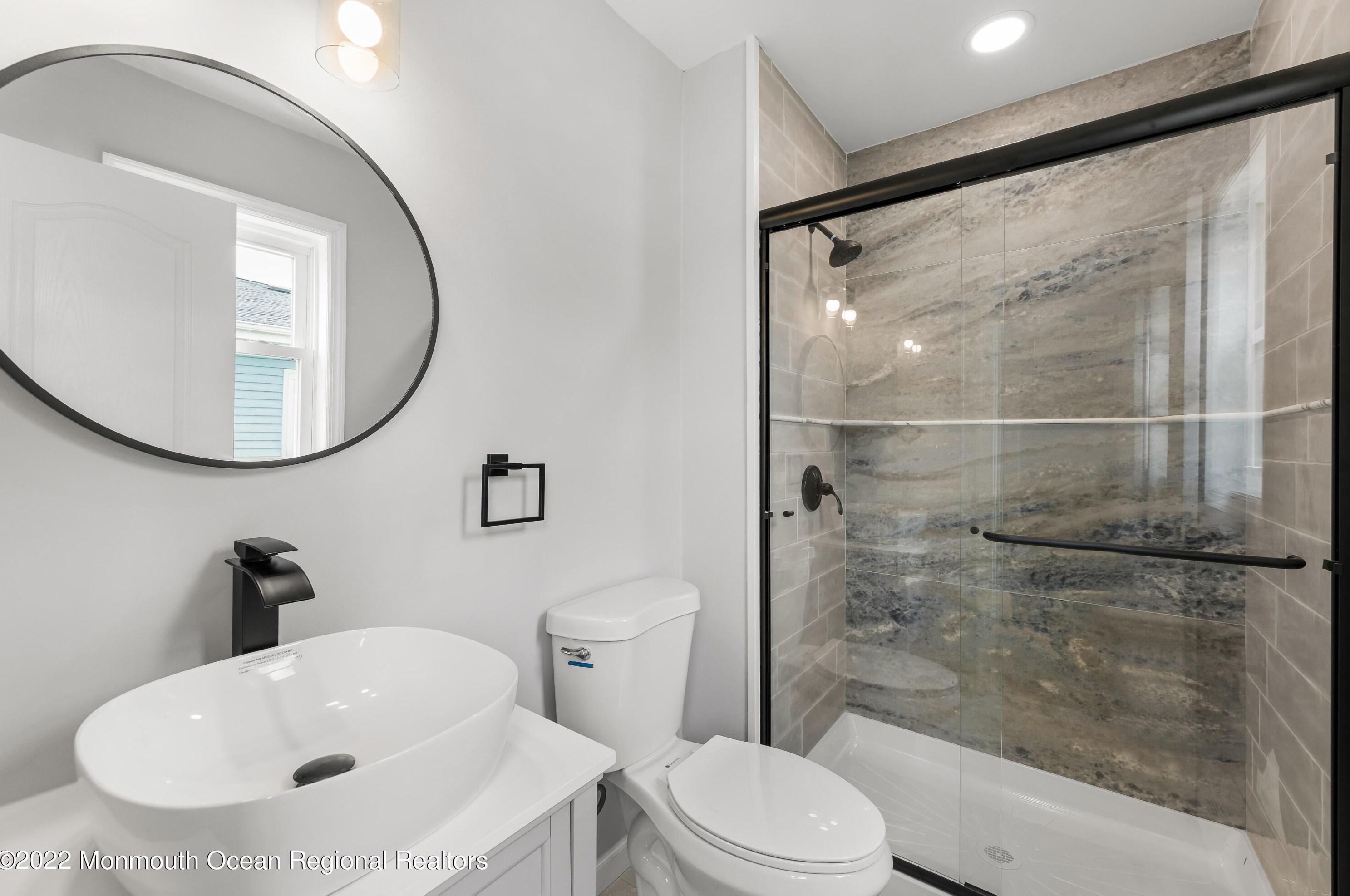 71 Hyannis St, Toms River NJ  08757-3843 exterior