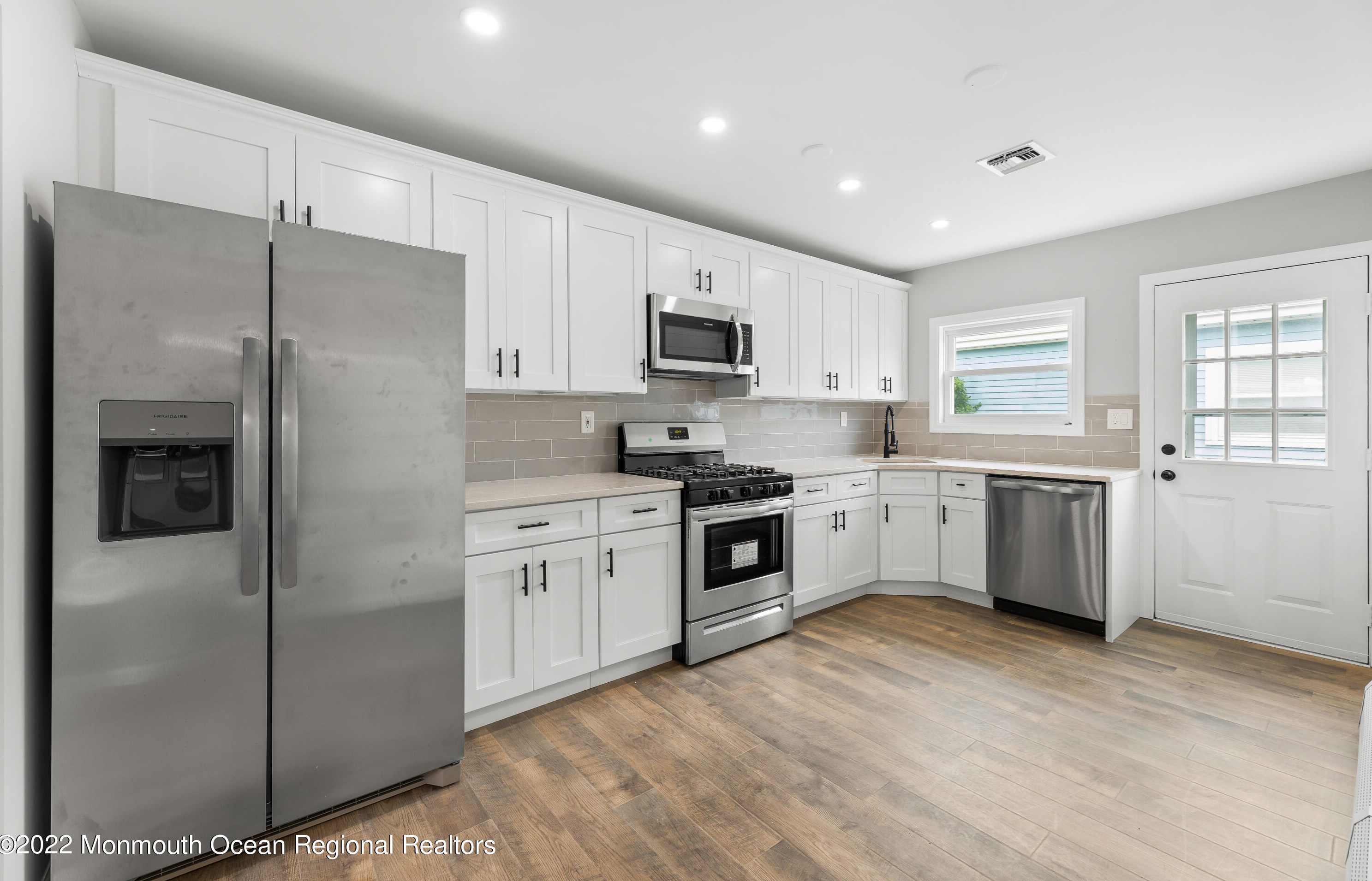 71 Hyannis St, Toms River NJ  08757-3843 exterior