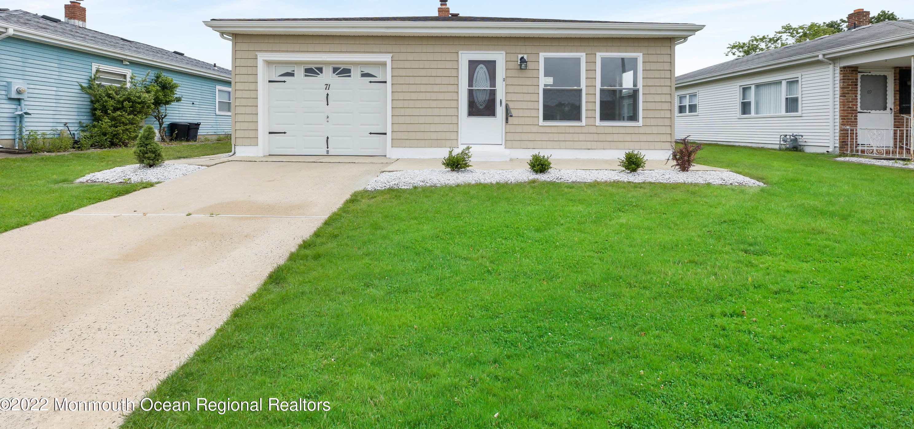 71 Hyannis St, Toms River NJ  08757-3843 exterior