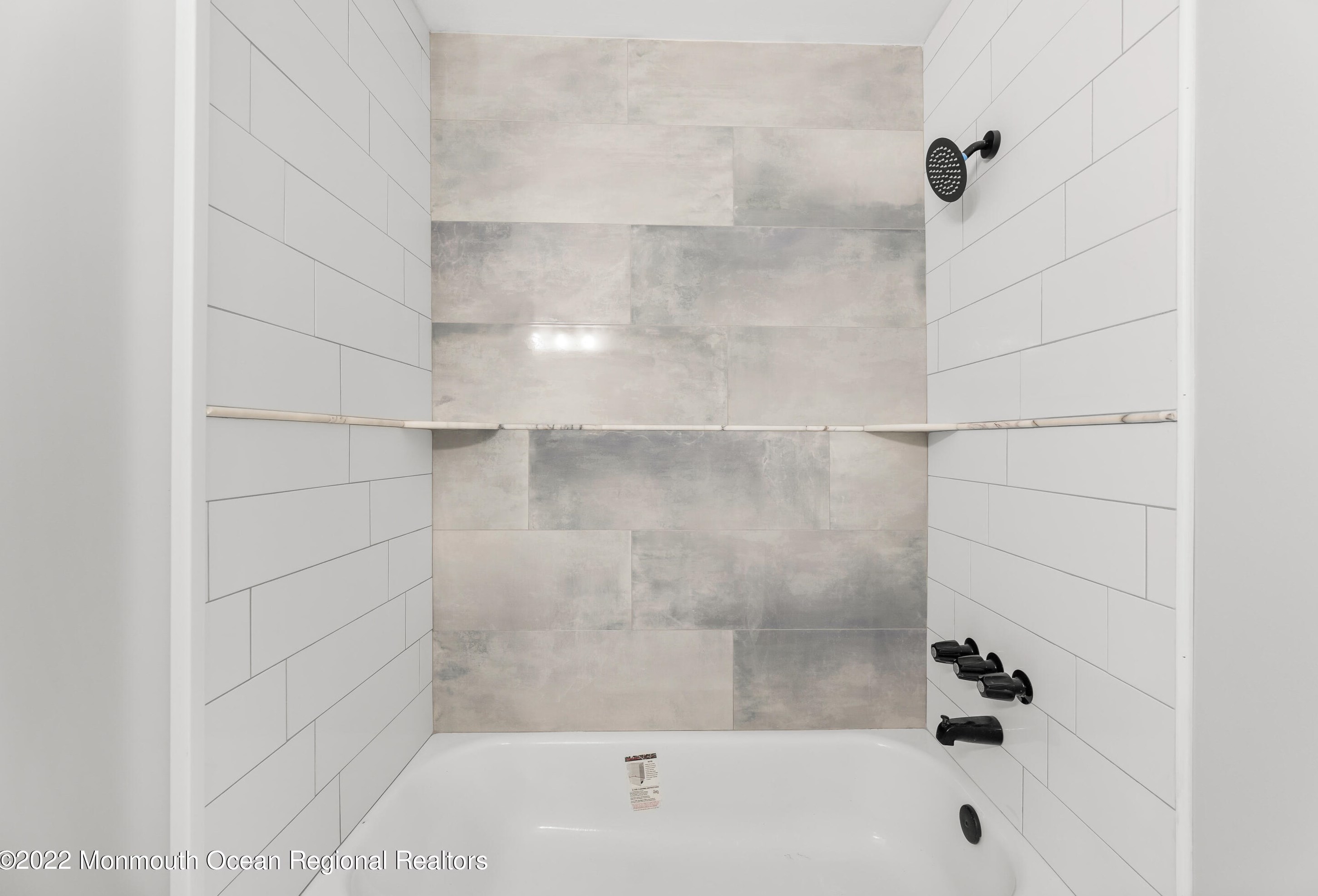 71 Hyannis St, Toms River NJ  08757-3843 exterior