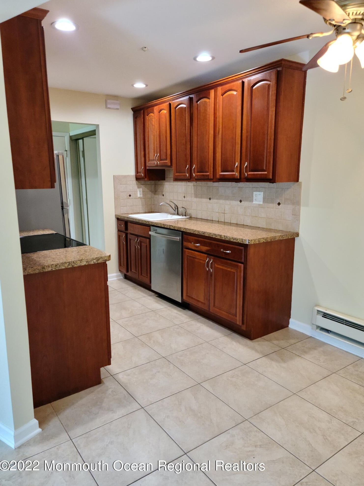 127 Amberly Dr #b, Millstone Township, NJ