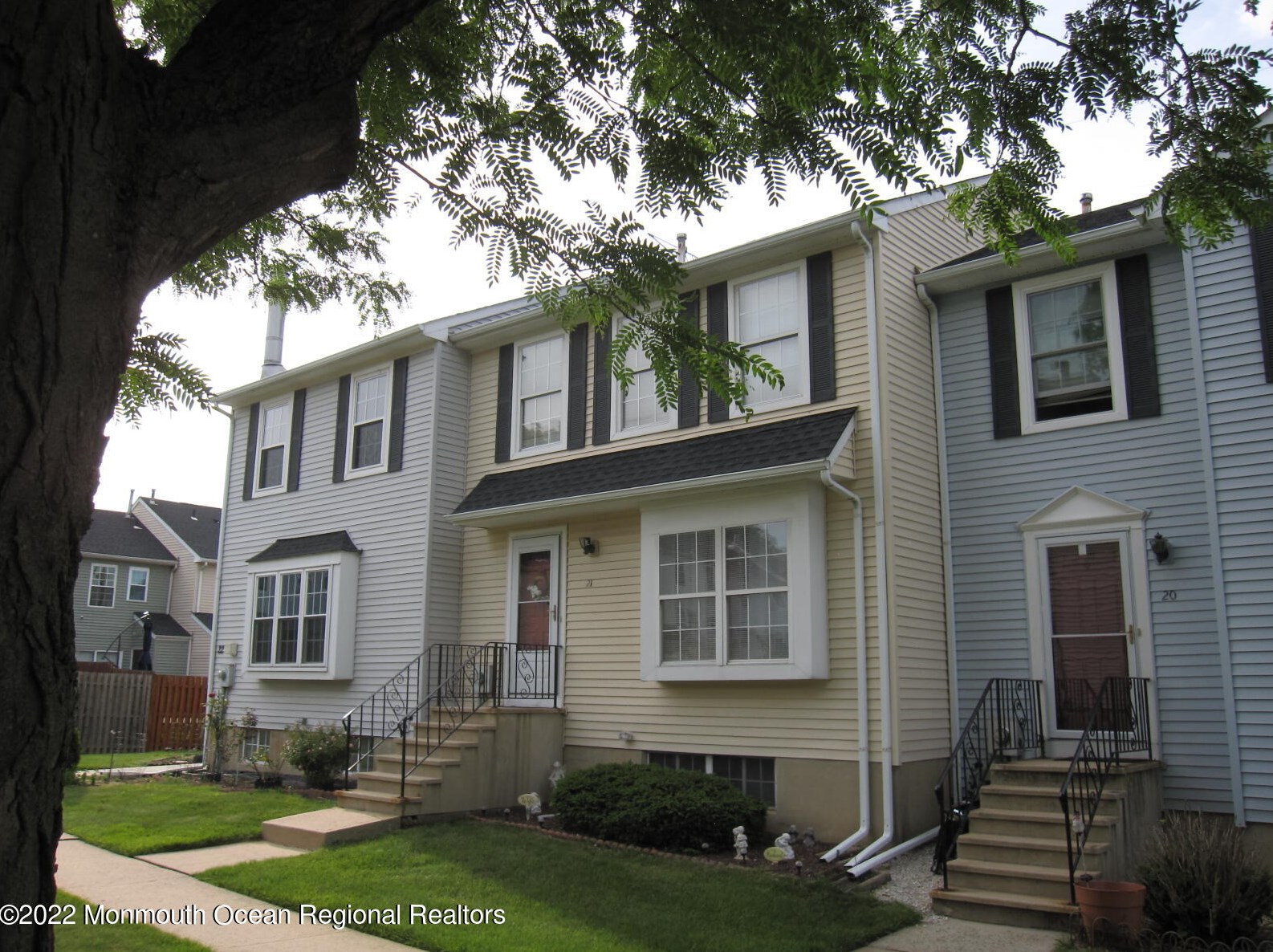21 Gwizdak Ct, Sayreville, NJ 08872-2113