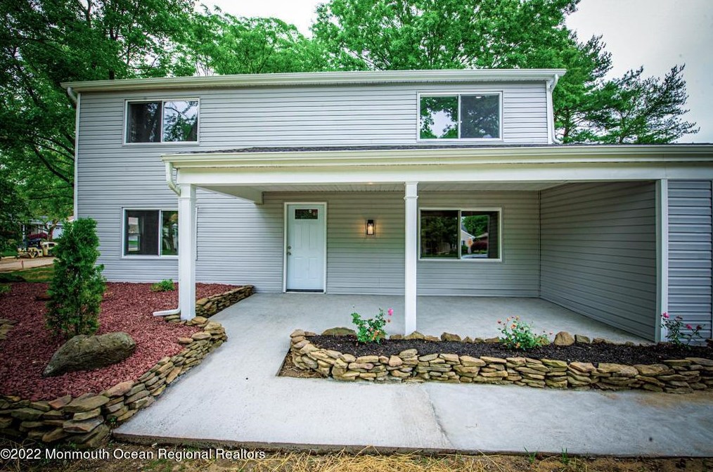 46 Avondale Ln, Matawan, NJ 07747
