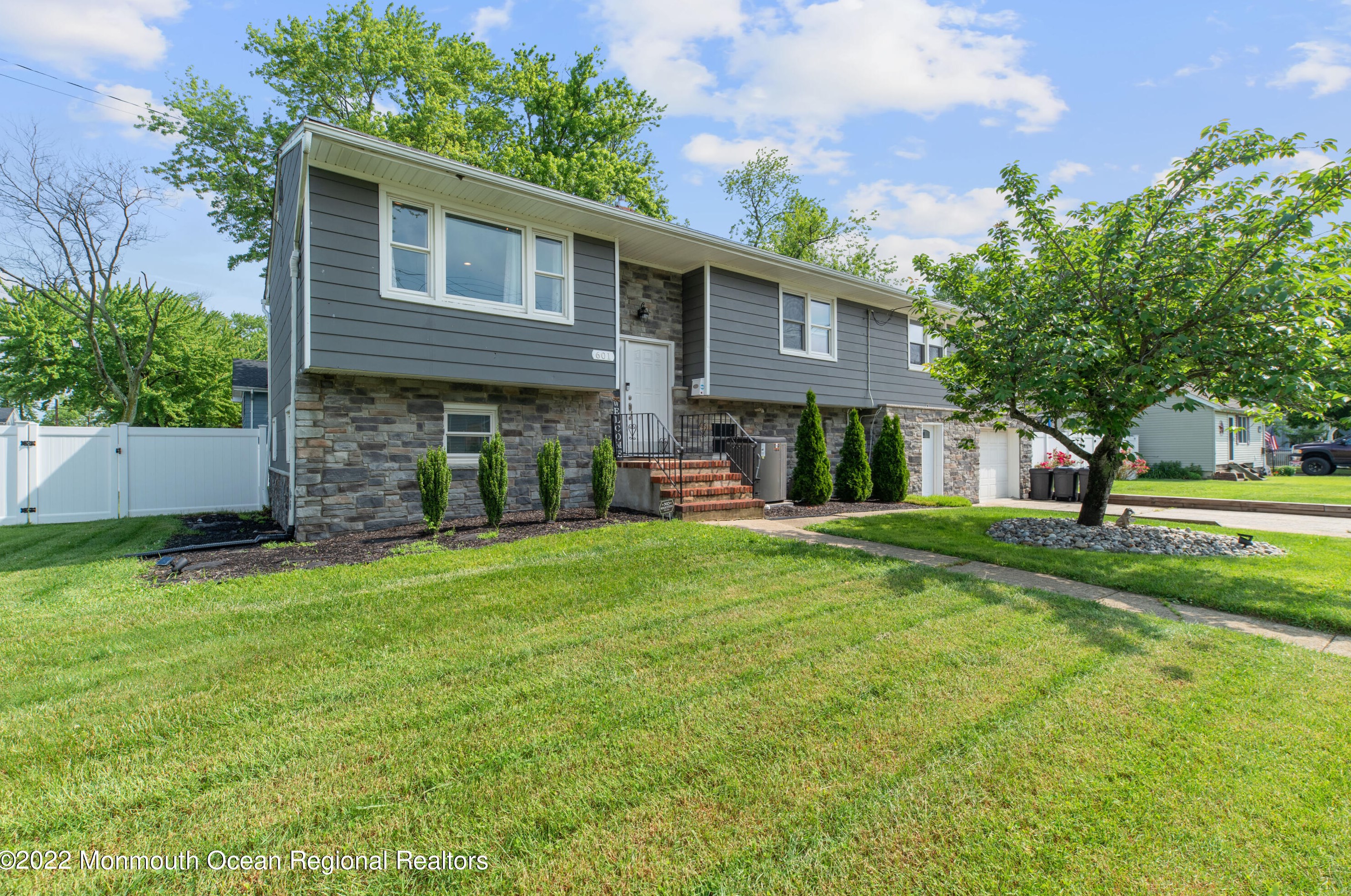 601 Washington Ave, Keyport, NJ 07735