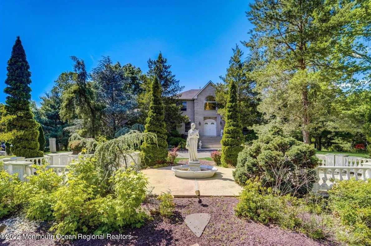 58 Taylors Mills Rd, Millstone Township, NJ 07726-3428