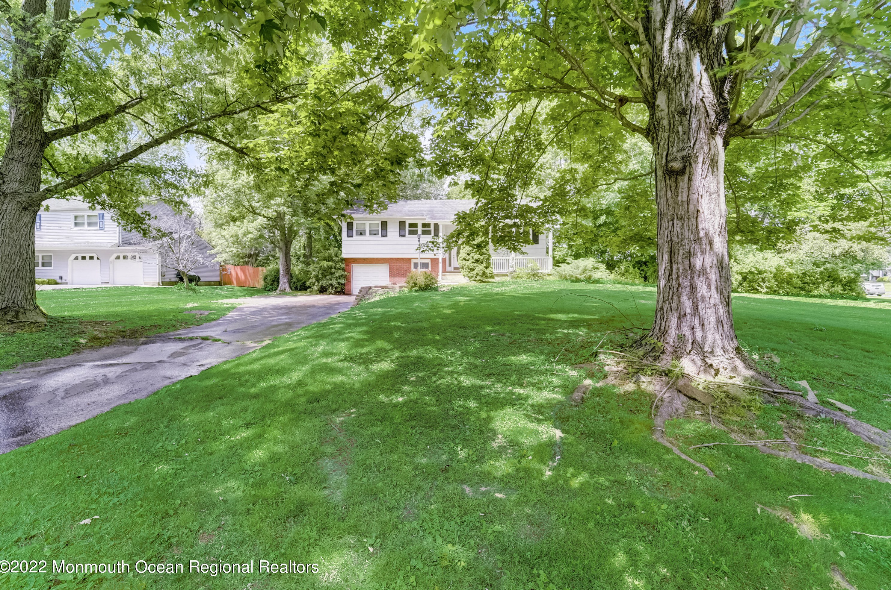 37 Lexington Dr, Millstone Township, NJ 07726-3503