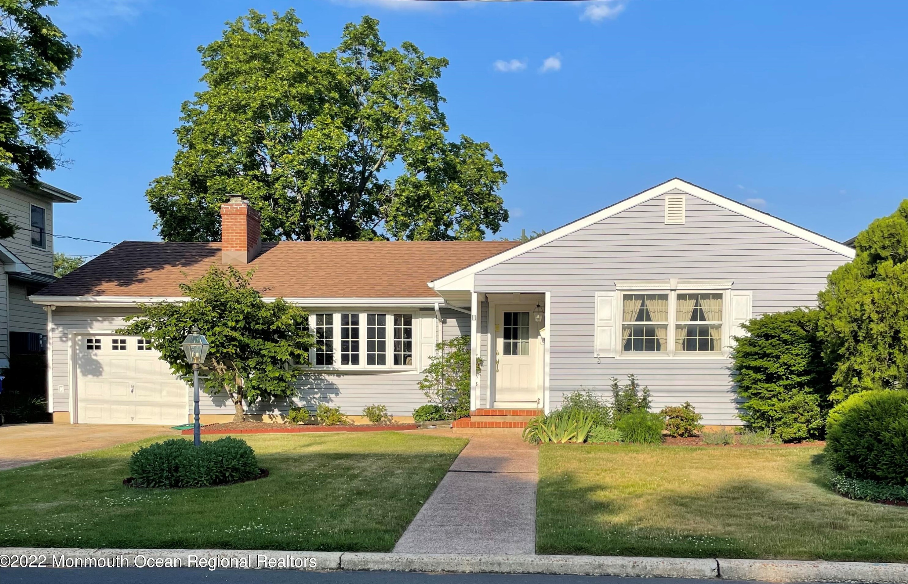 111 Point O Woods Dr, Toms River, NJ 08753-6823