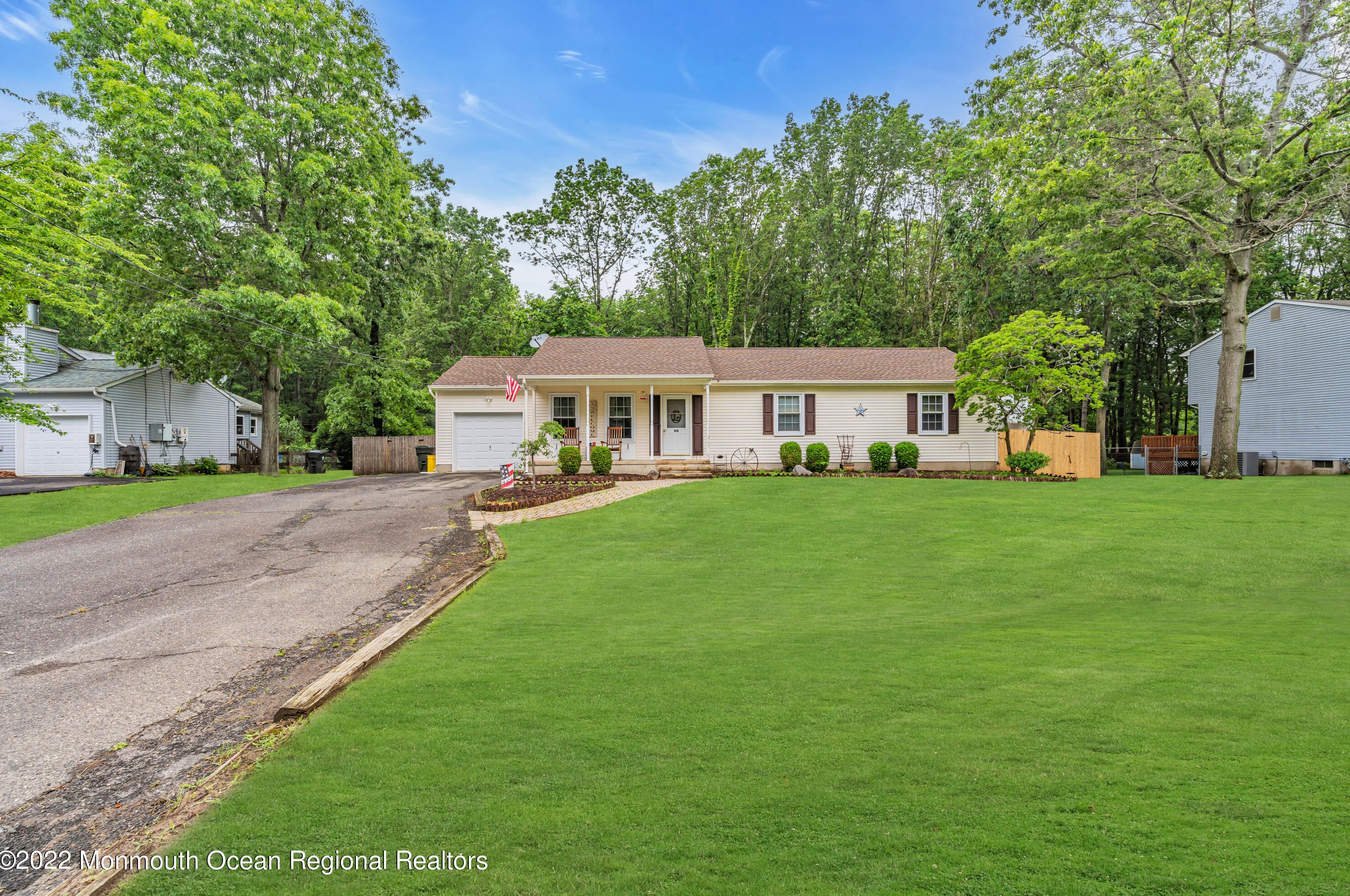 414 Cobain Rd, Jackson Twp, NJ 08527