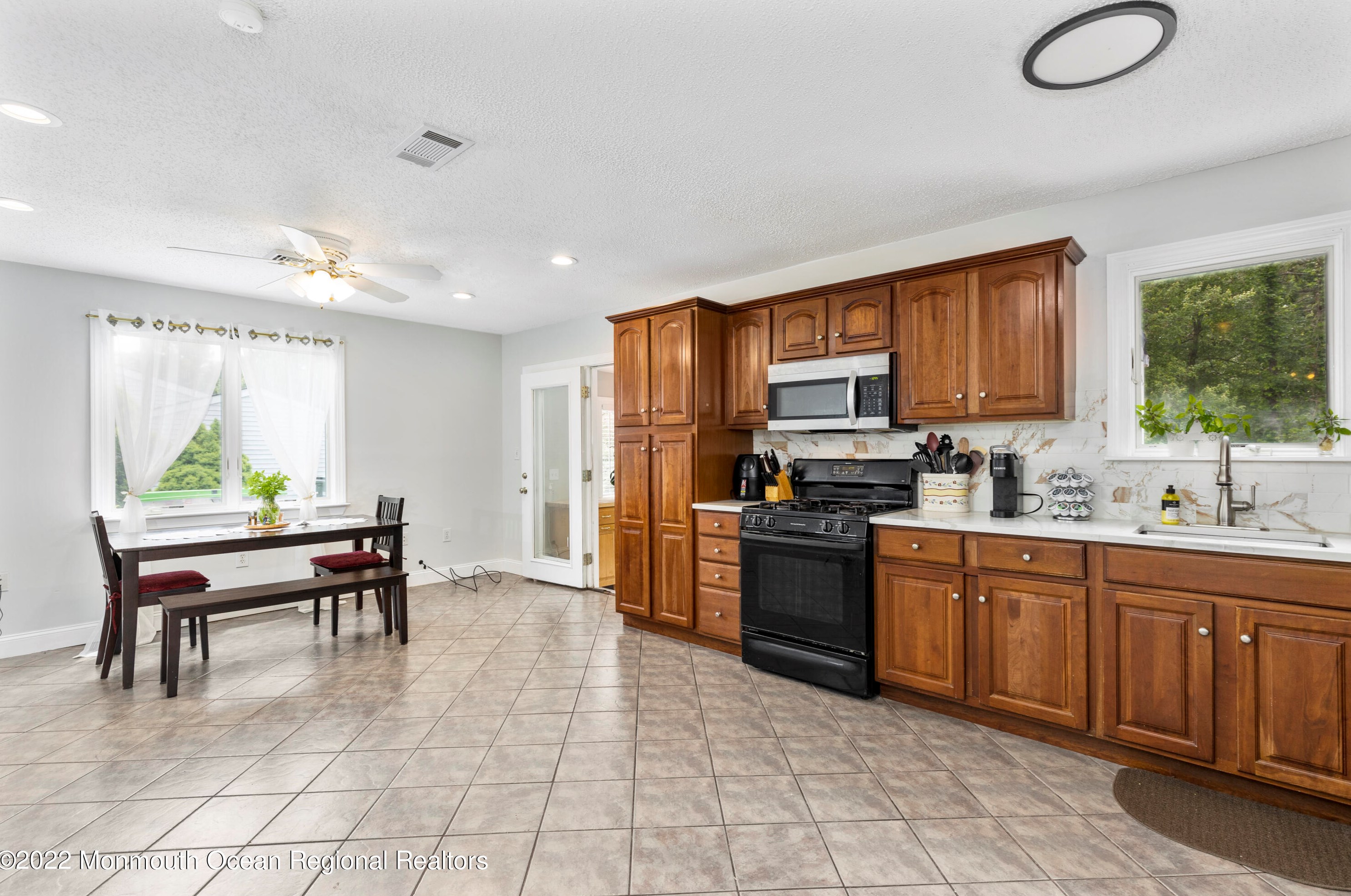 9 Pilgrim Ave, Wall Township, NJ 07753
