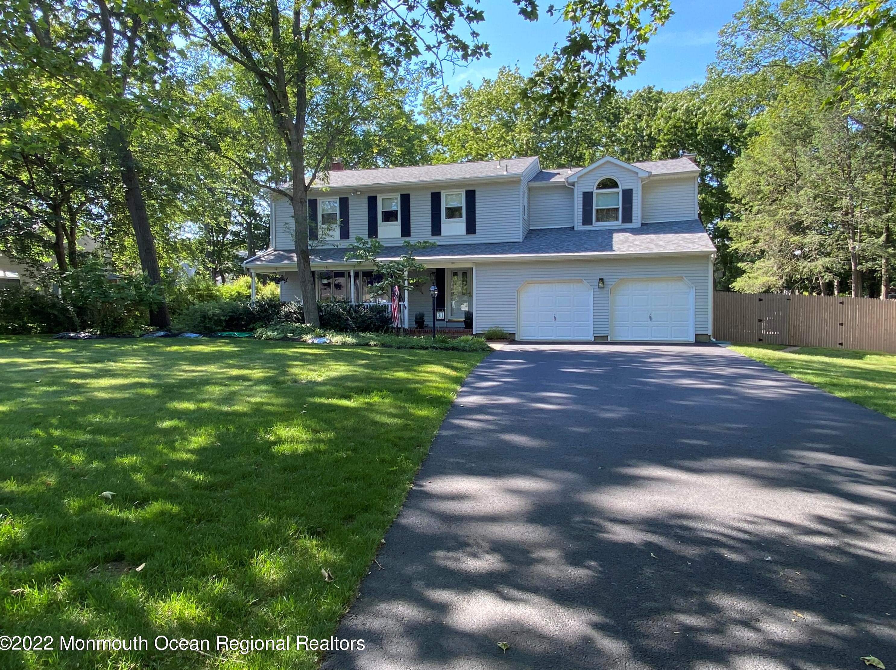 31 Sandspring Dr, Tinton Falls, NJ 07724