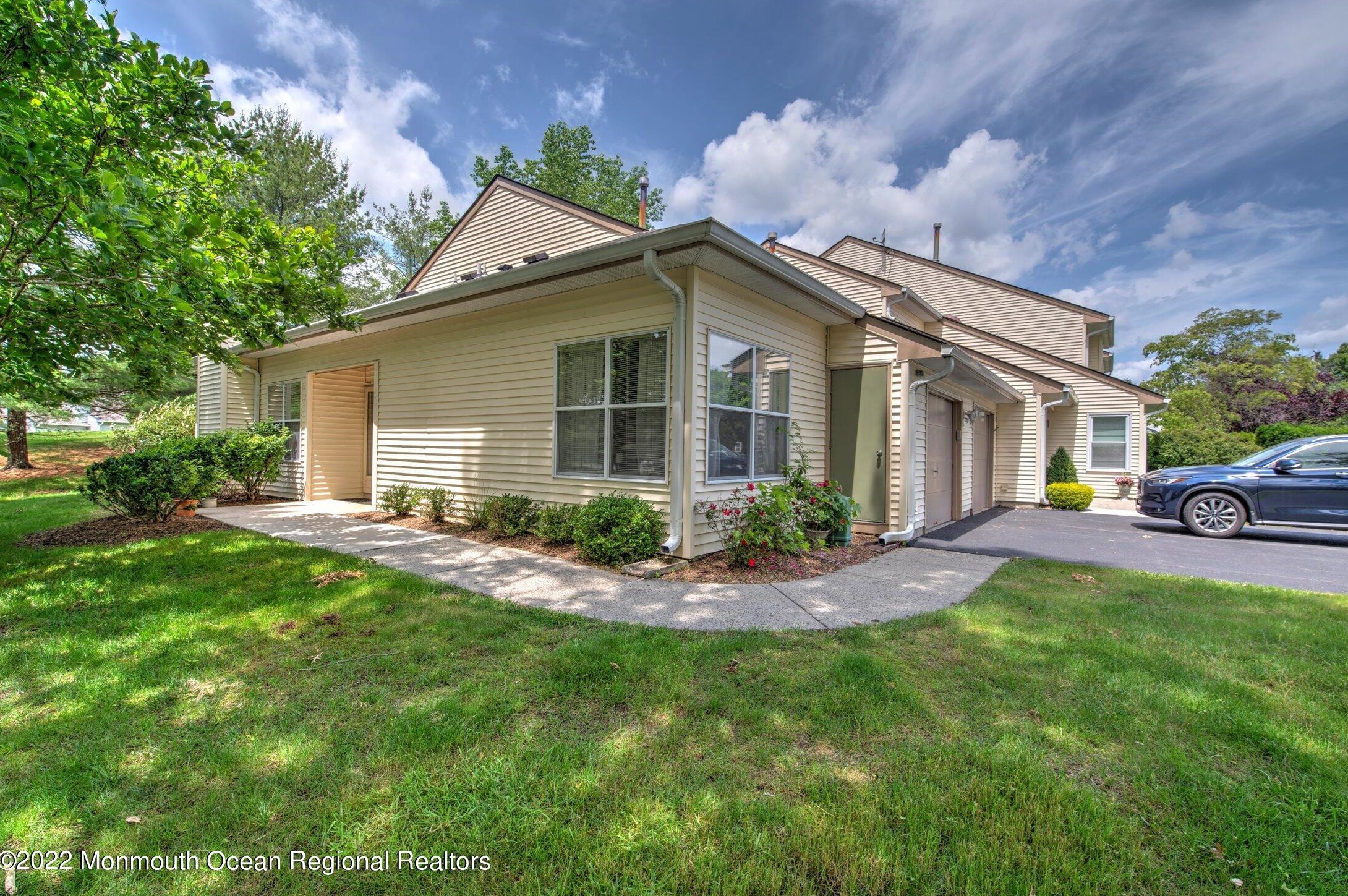 21 Aspen Ave, Millstone Township, NJ 07726-4702