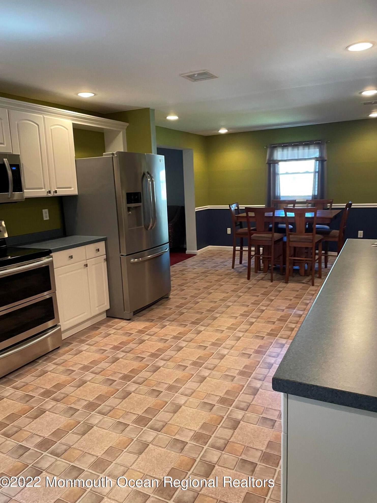 430 Lincoln Ave, Oakhurst NJ  07755-1436 exterior