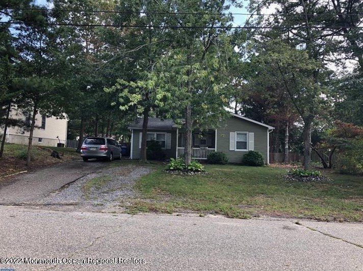 140 Gunwale Rd, Stafford Township, NJ 08050