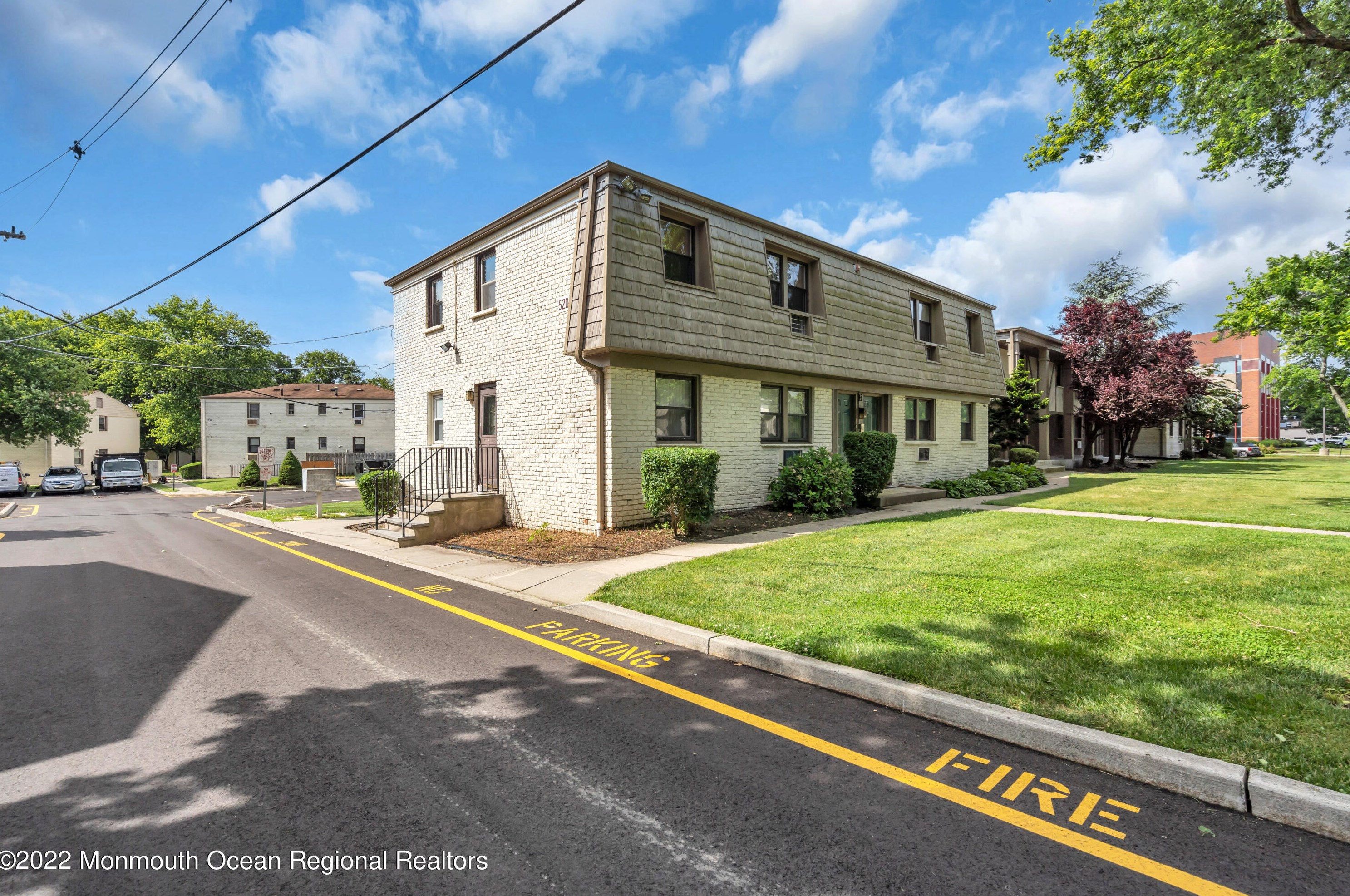 520 Cliffwood Ave, Matawan NJ  07747-2881 exterior