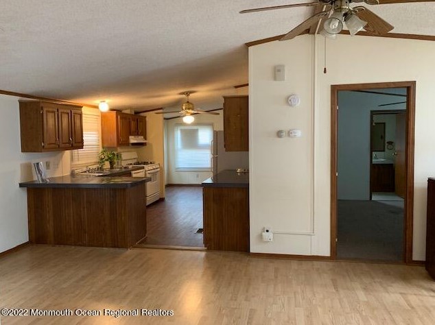18 Pine Ridge Blvd, Lakehurst, NJ 08759