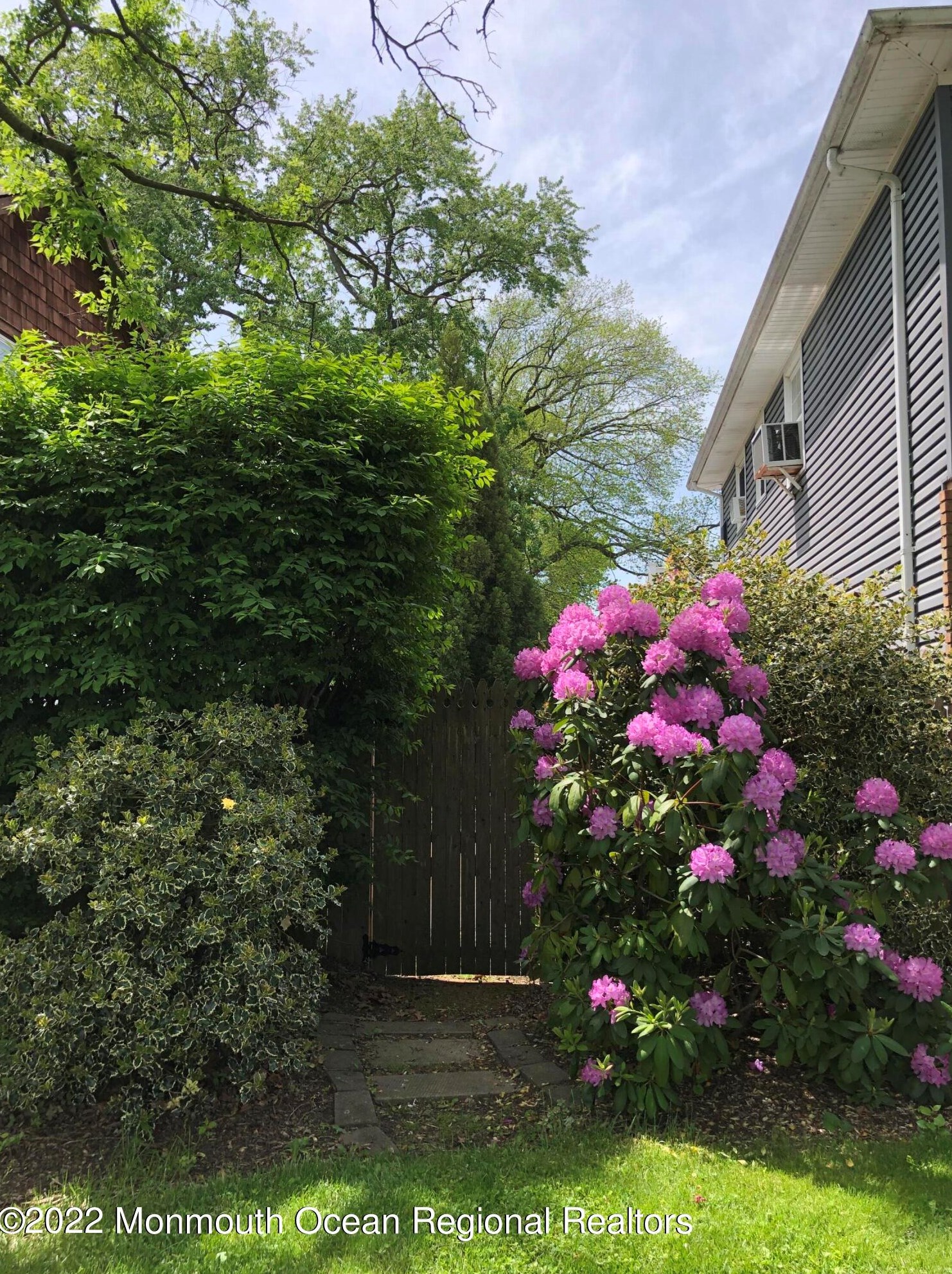 32 Johnson Ave, Matawan NJ  07747-2525 exterior