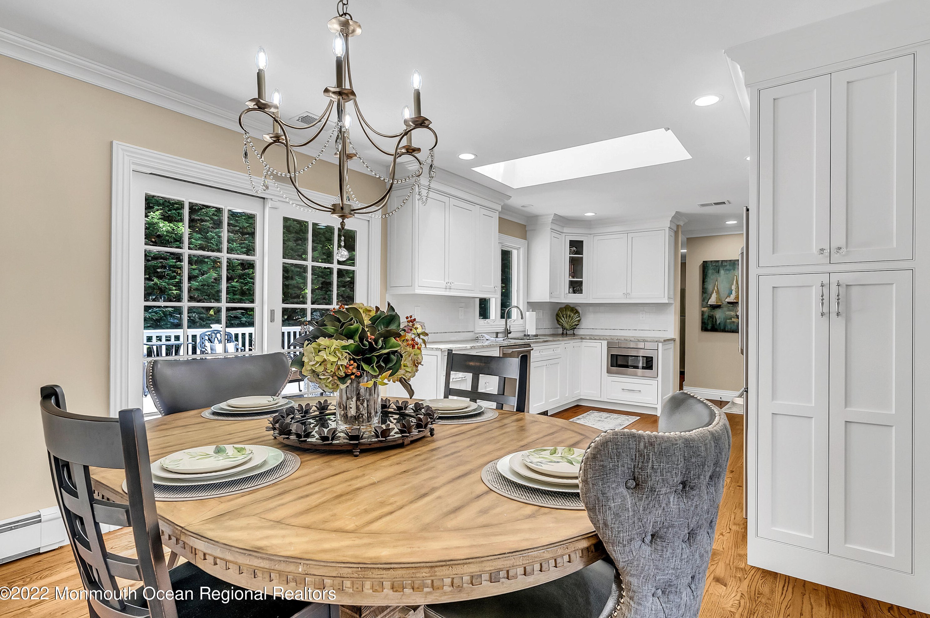 2017 Vernon St, Oakhurst NJ  07755-1155 exterior