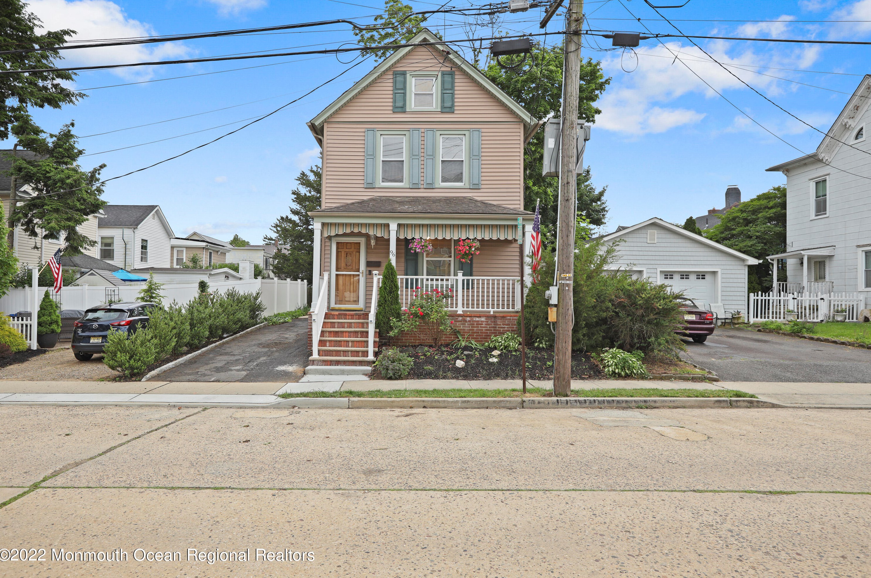 96 Mechanic St, Tinton Falls, NJ 07701