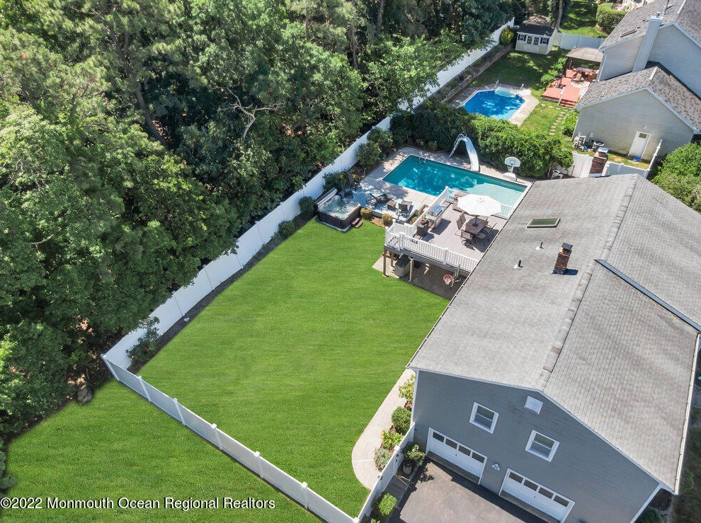 3 London Ct, Toms River NJ 08753-2215 exterior