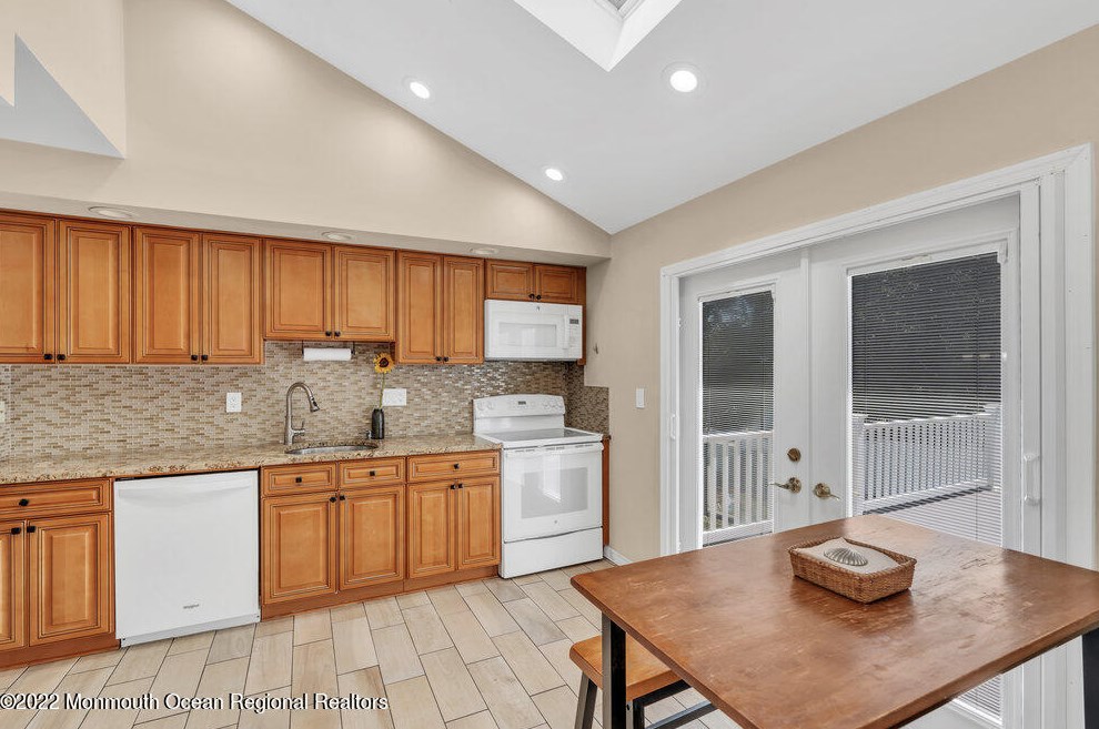 3 London Ct, Toms River NJ 08753-2215 exterior