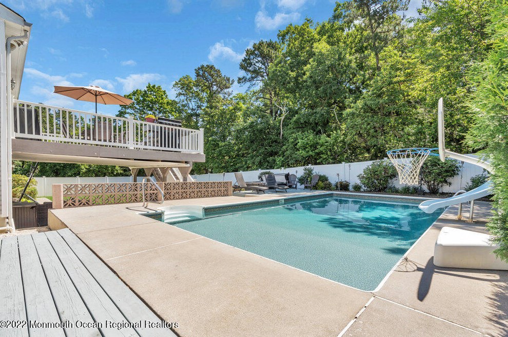 3 London Ct, Toms River NJ 08753-2215 exterior