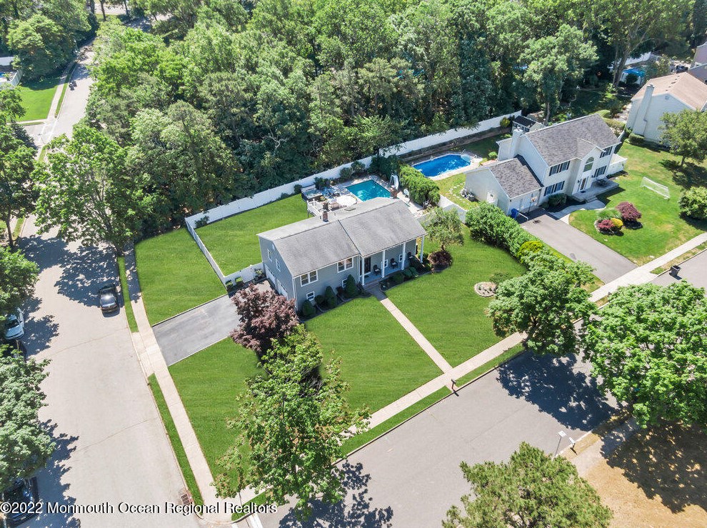 3 London Ct, Toms River NJ 08753-2215 exterior