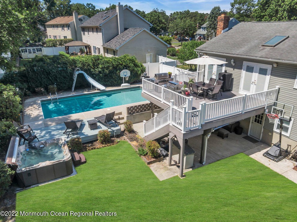 3 London Ct, Toms River NJ 08753-2215 exterior