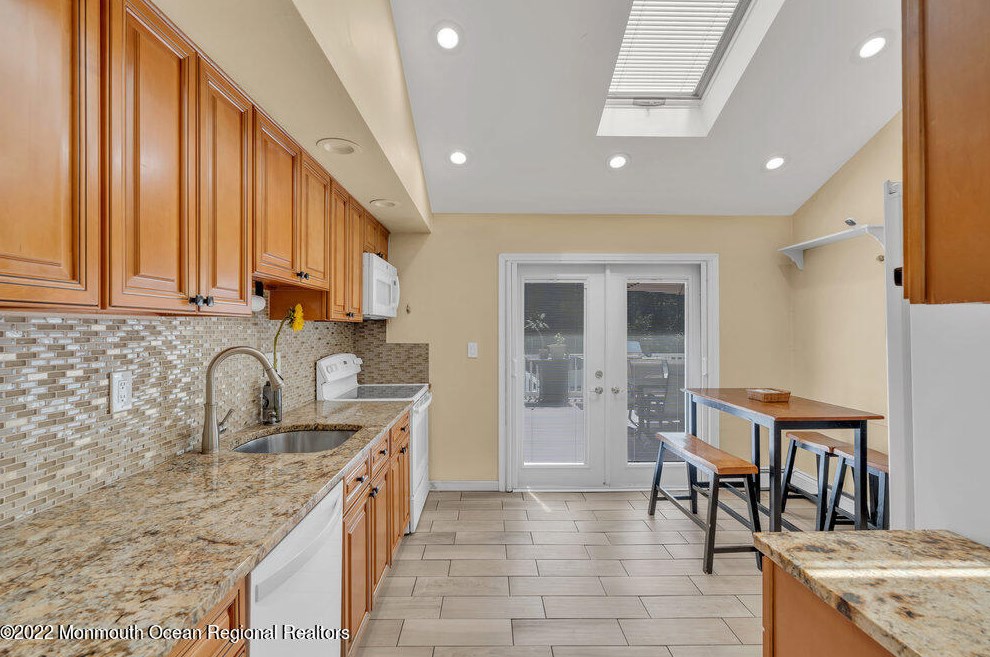 3 London Ct, Toms River NJ 08753-2215 exterior