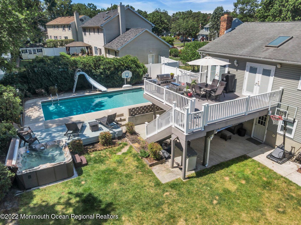 3 London Ct, Toms River NJ 08753-2215 exterior