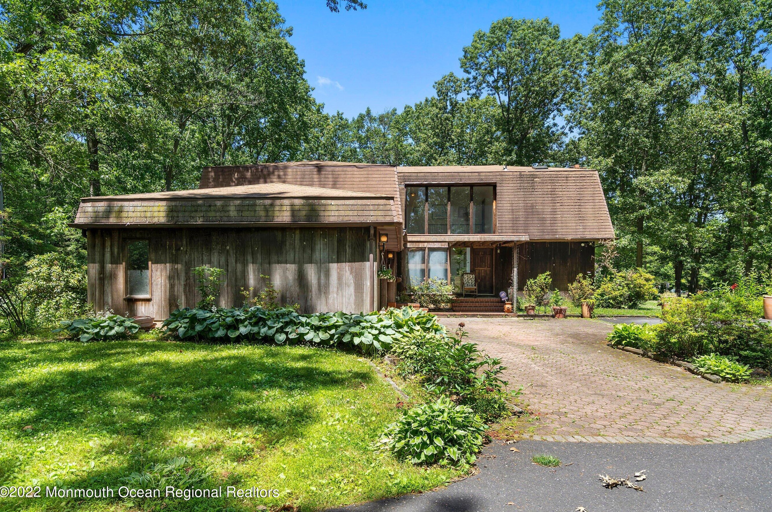 1060 Farmingdale Rd, Jackson Twp, NJ 08527