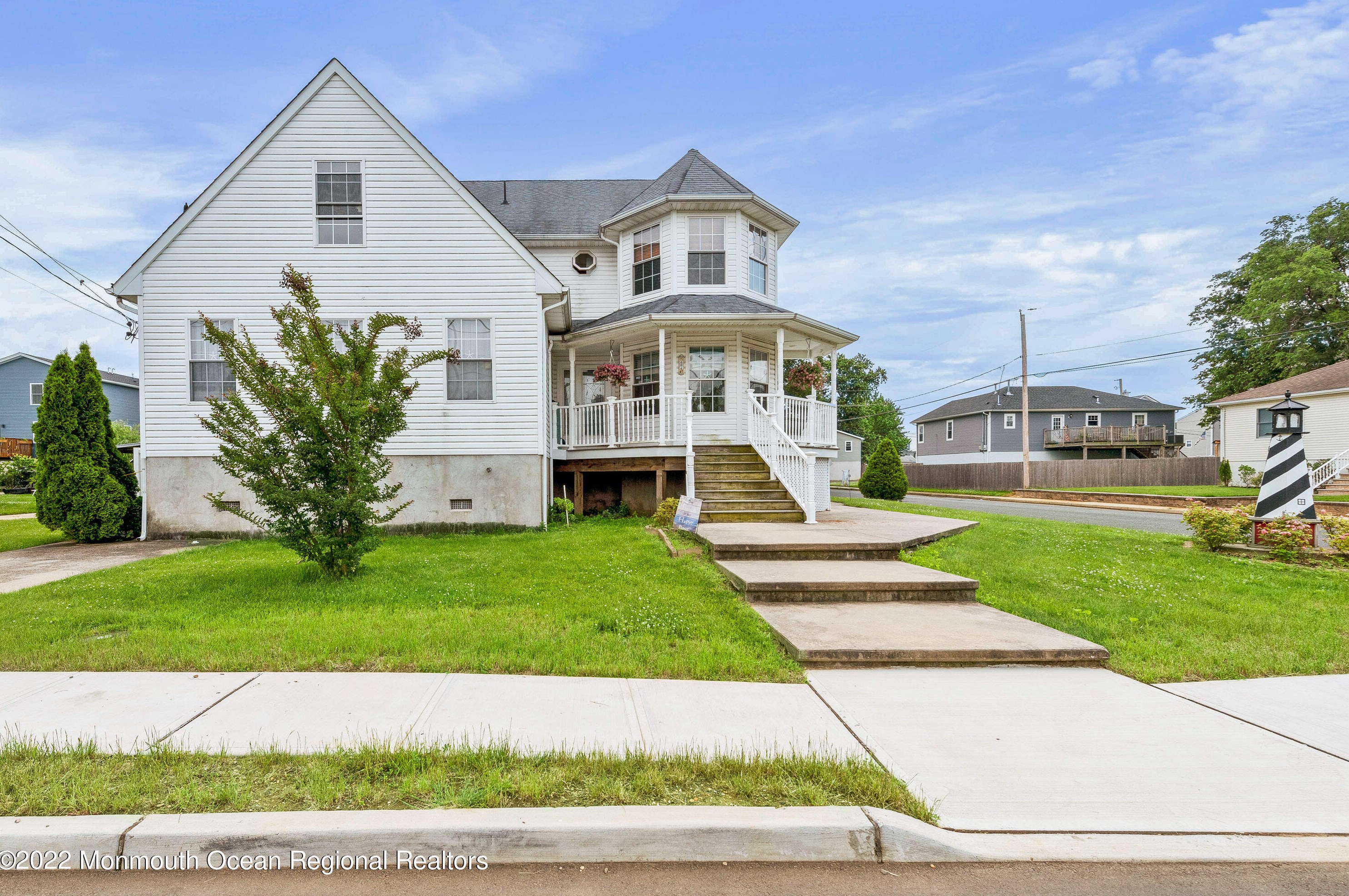 404 Prospect Ave, Keyport, NJ 07735-5037