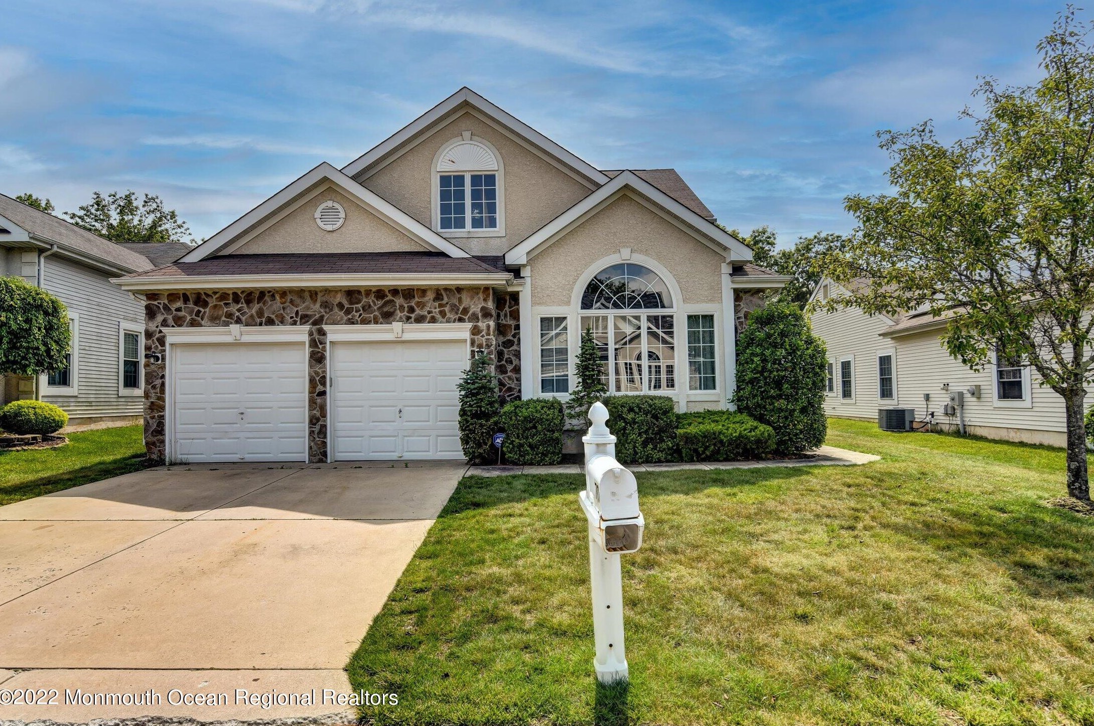 70 Cypress Point Ln, Jackson Twp, NJ 08527