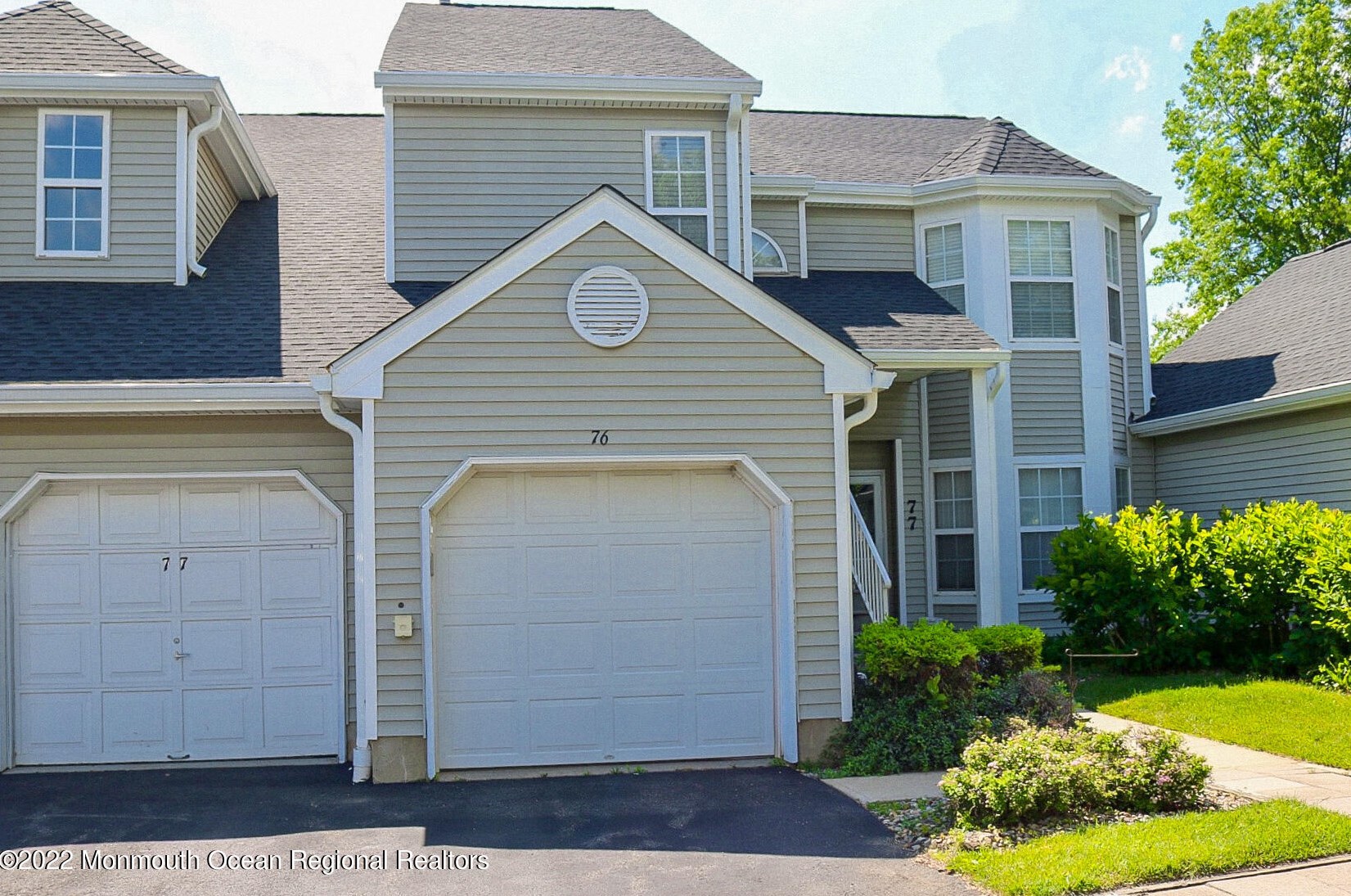 77 Pagoda Ln, East Freehold, NJ 07728