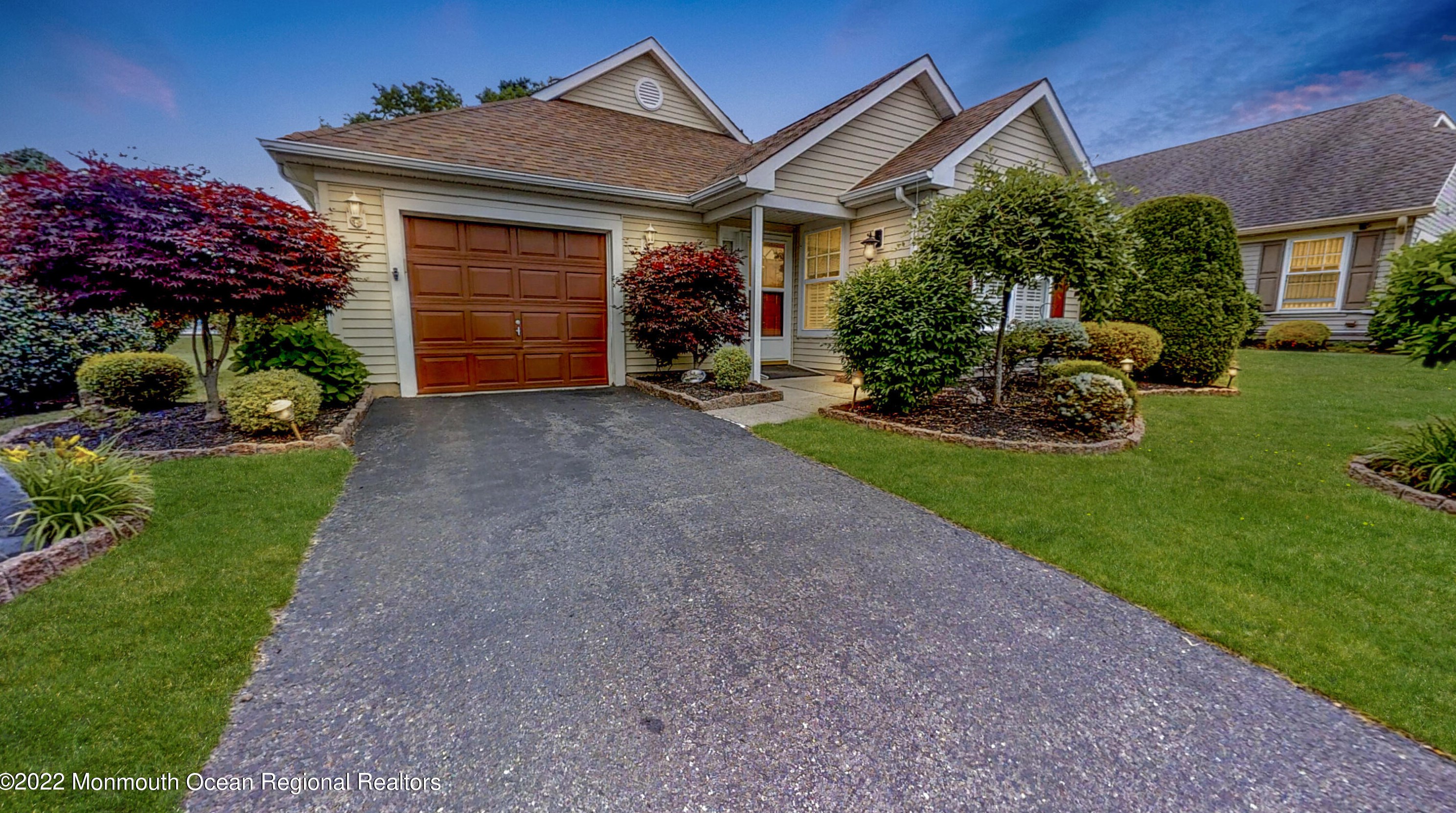 2573 Little Pine Ct, Toms River, NJ 08755-2522