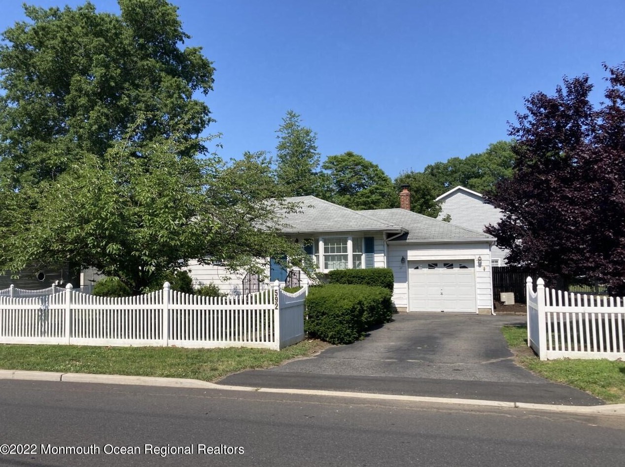 592 Laurel Ave, Hazlet, NJ 07730