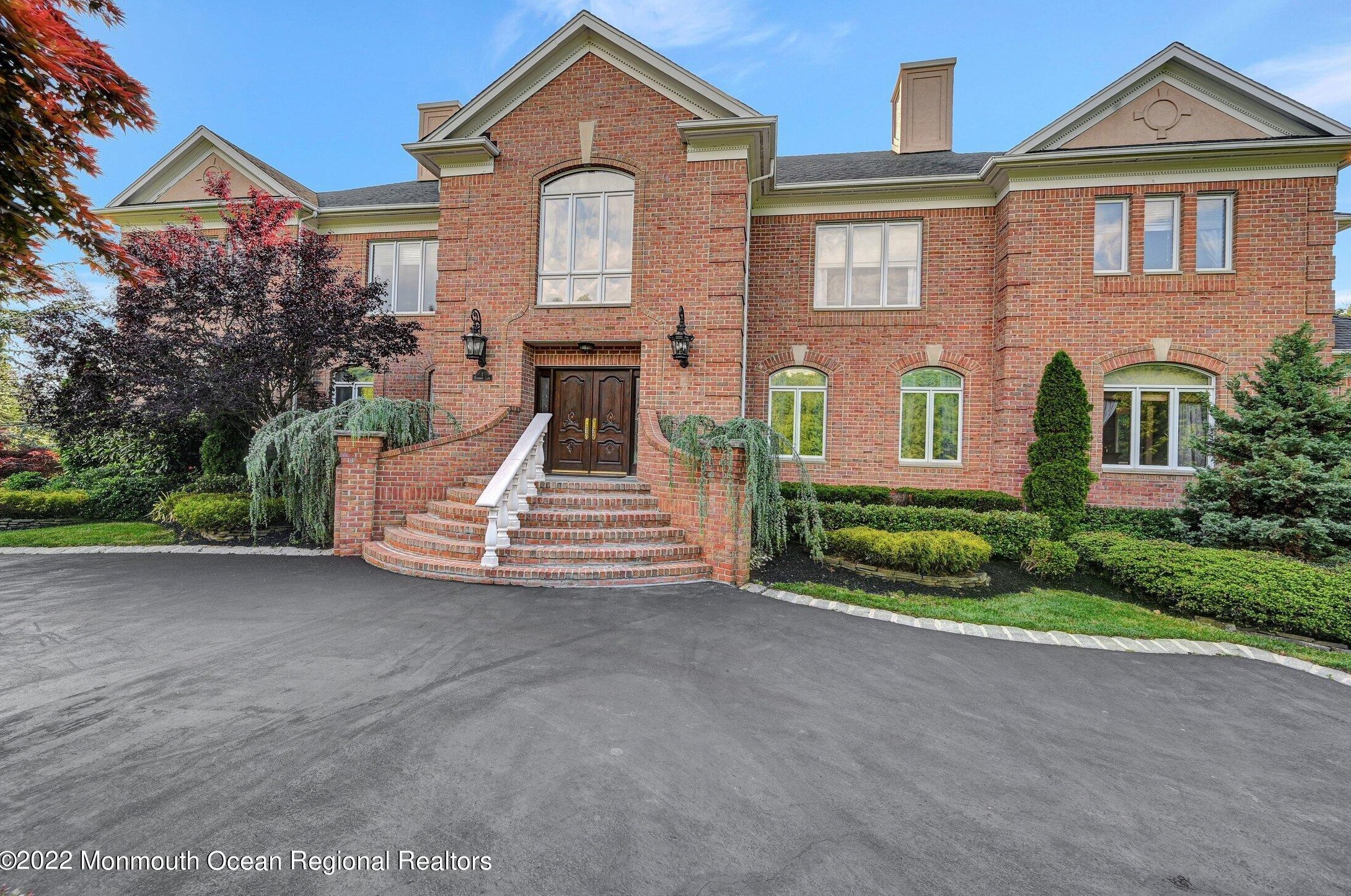 1 Parkwood Ln, Vanderburg, NJ 07722