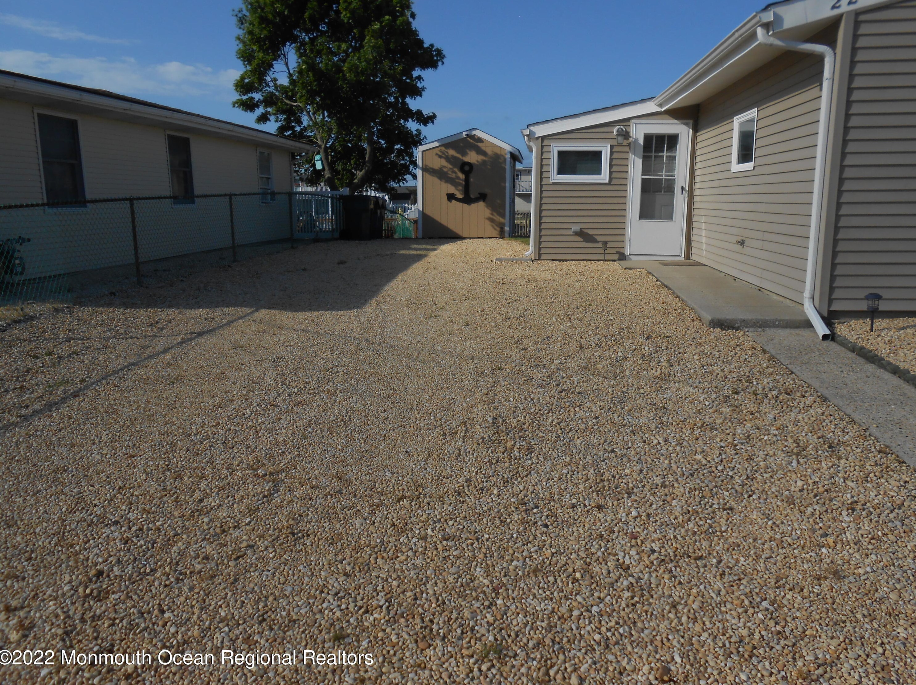22 Mohawk Dr, Tuckerton, NJ 08087-1101