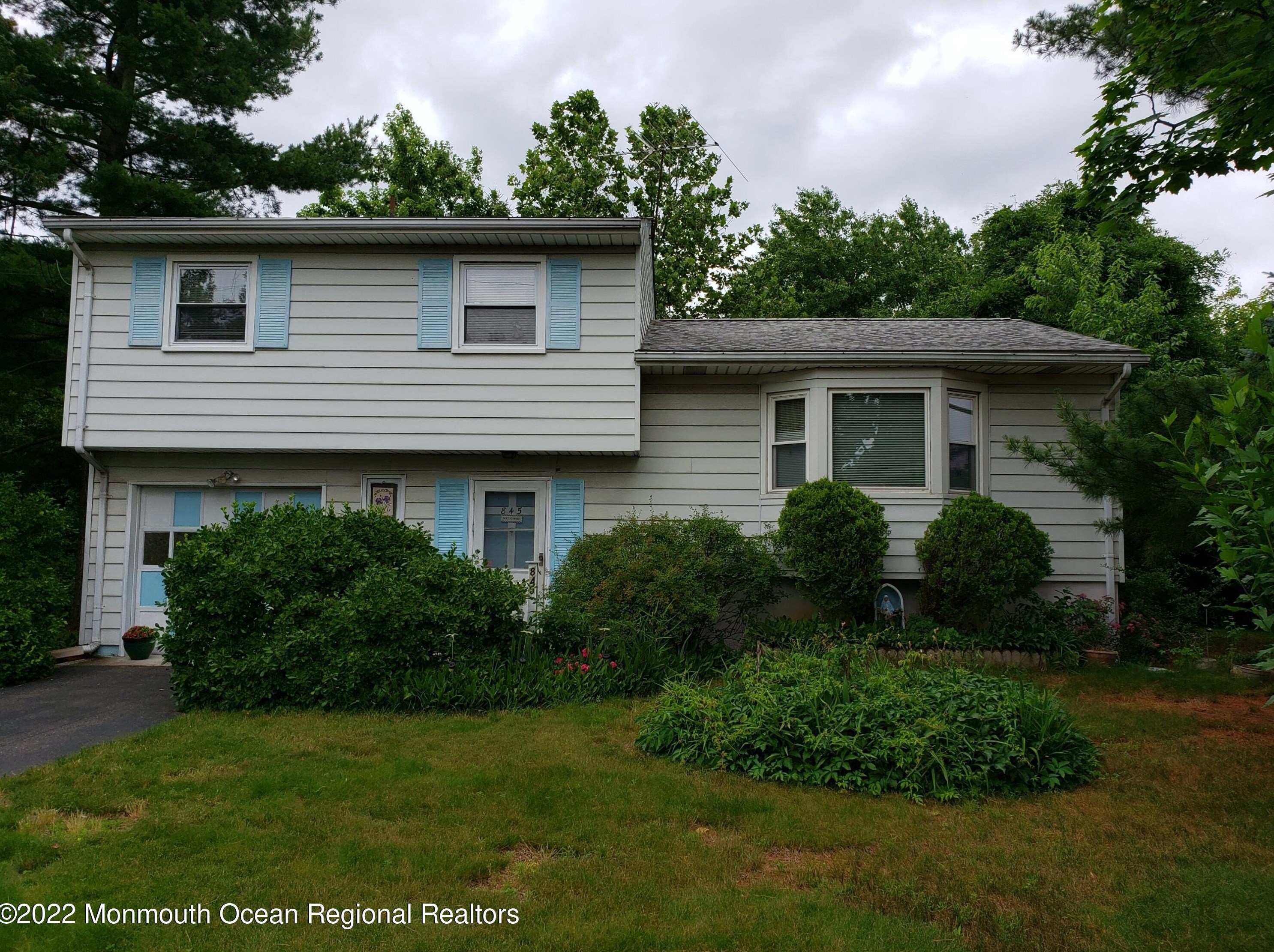 845 Poole Ave, Hazlet, NJ 07730