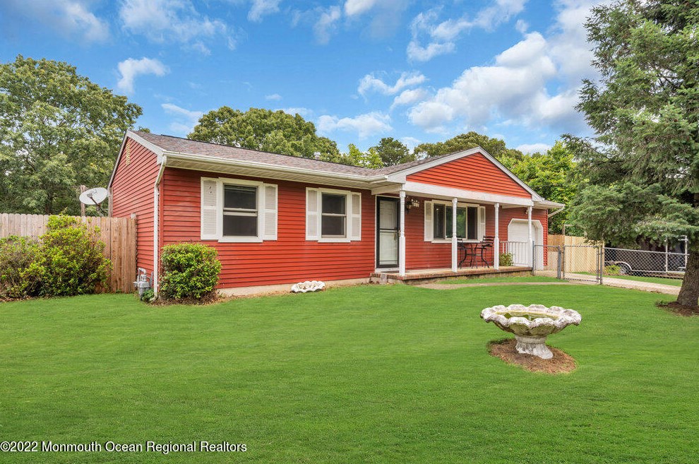 12 Laurel Blvd, Lacey Township, NJ 08734