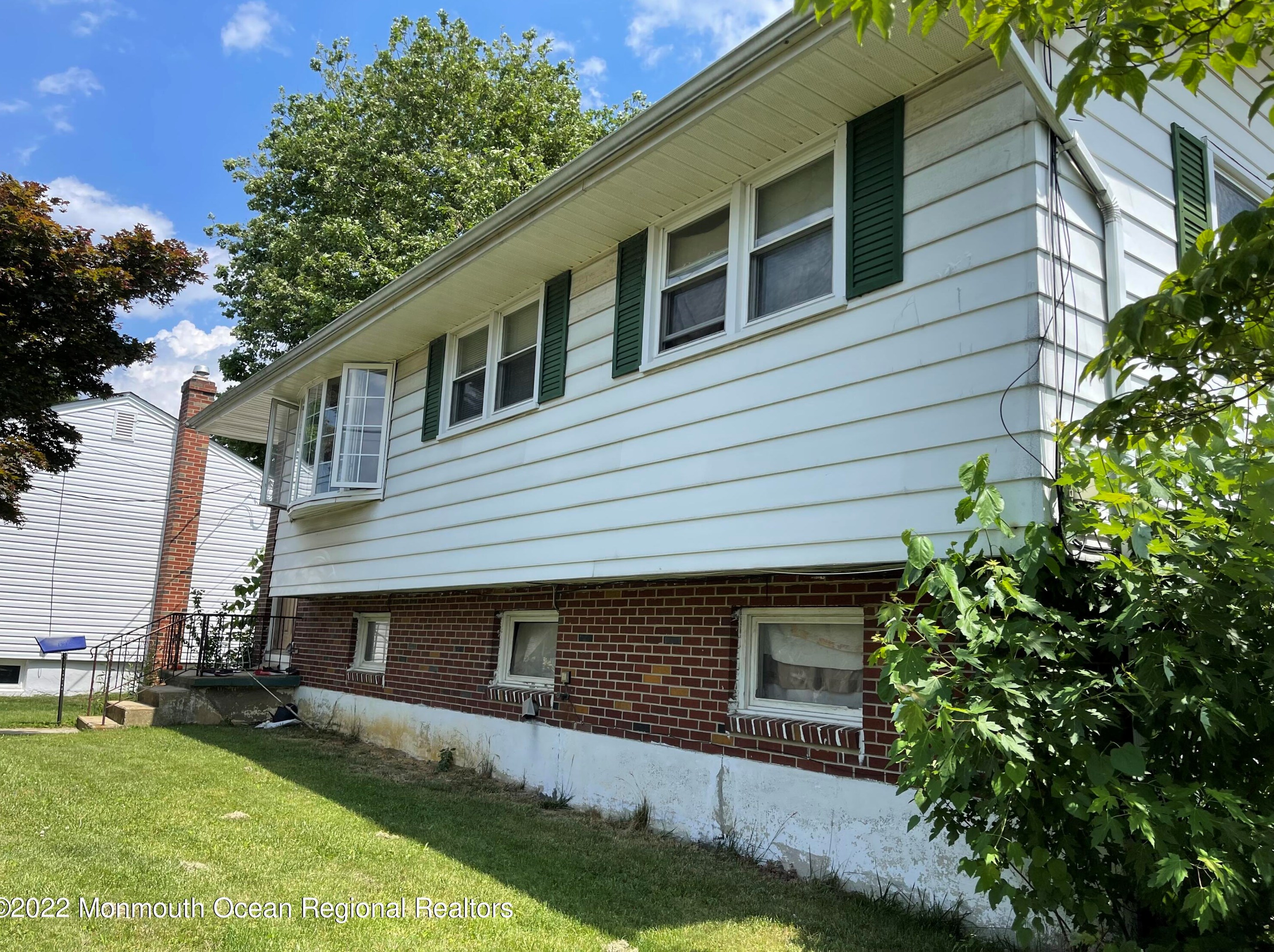 271 County Rd, Cliffwood, NJ 07721