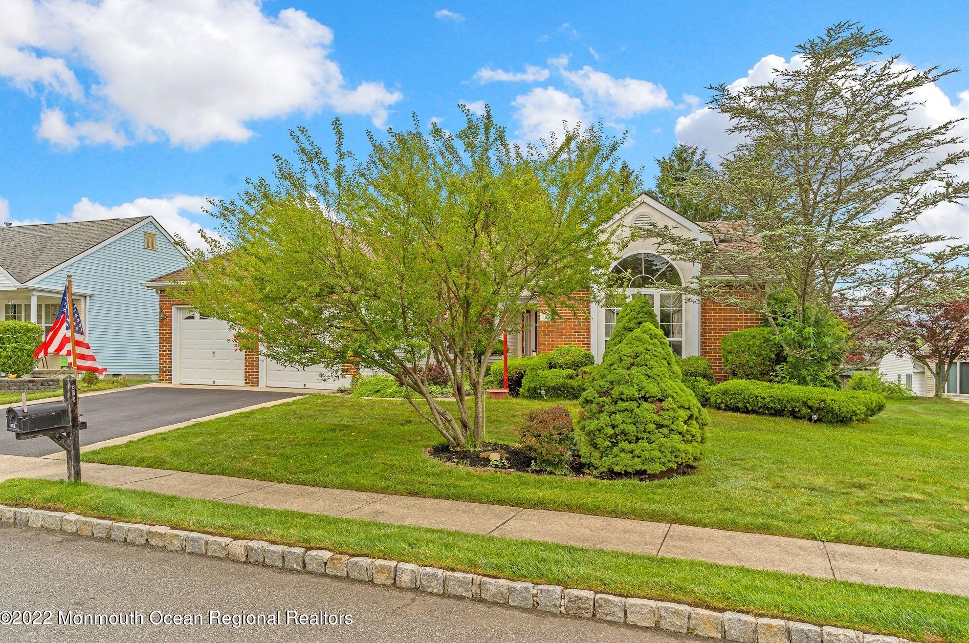 107 Canterbury Ln, Toms River, NJ 08757-6578