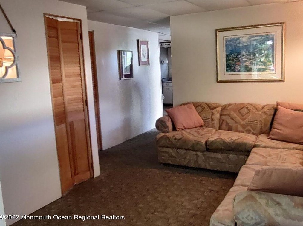 418 Elizabeth Ave, Toms River, NJ 08753