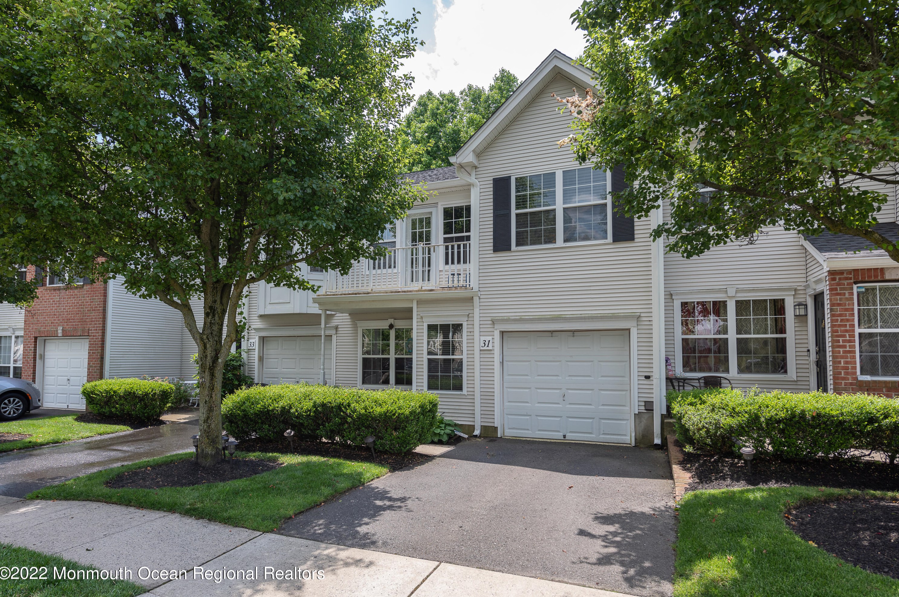 31 Sunningdale Cir, Millstone Township, NJ 07726-9354